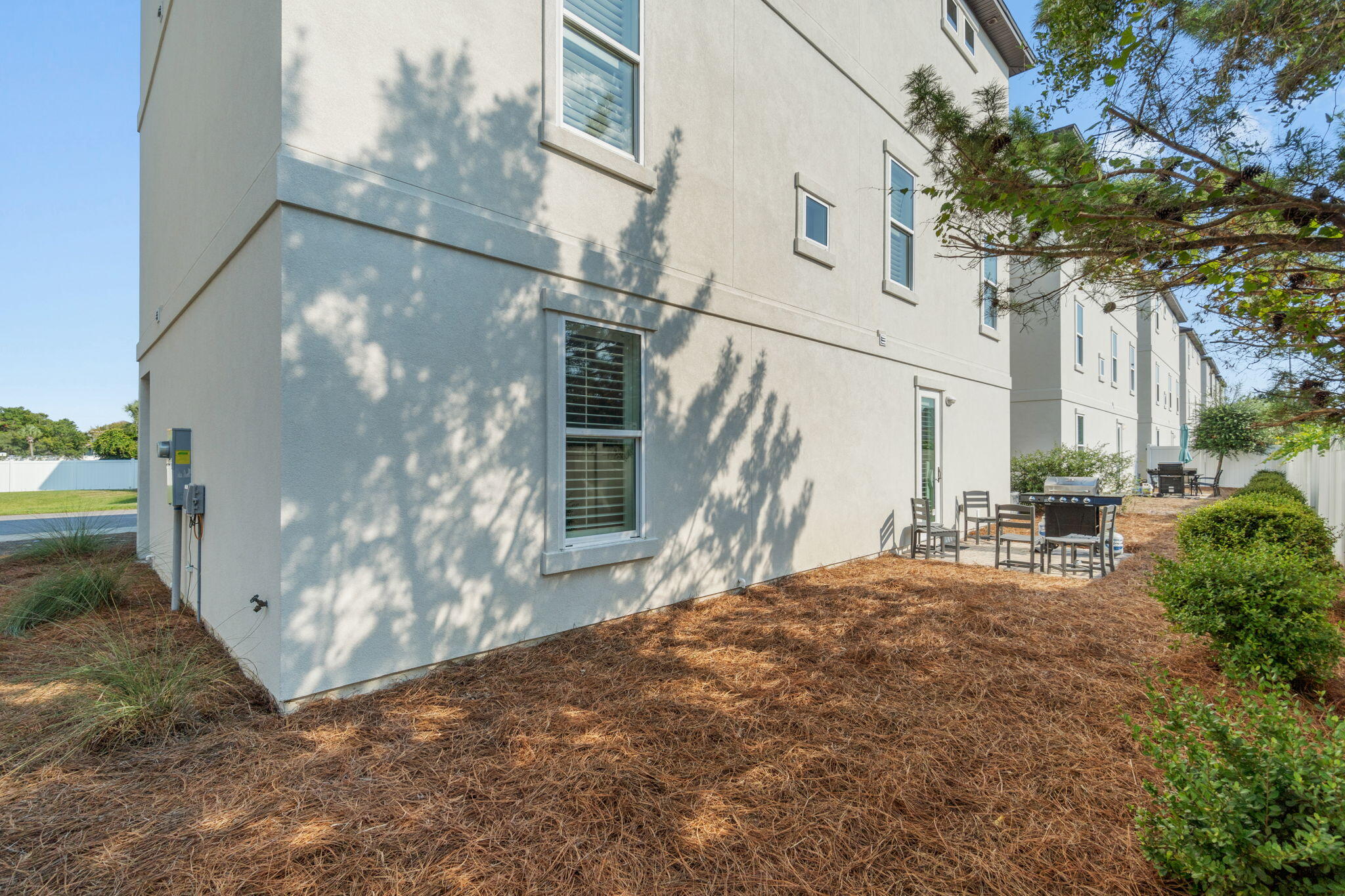 HIDDEN PALMS - Residential