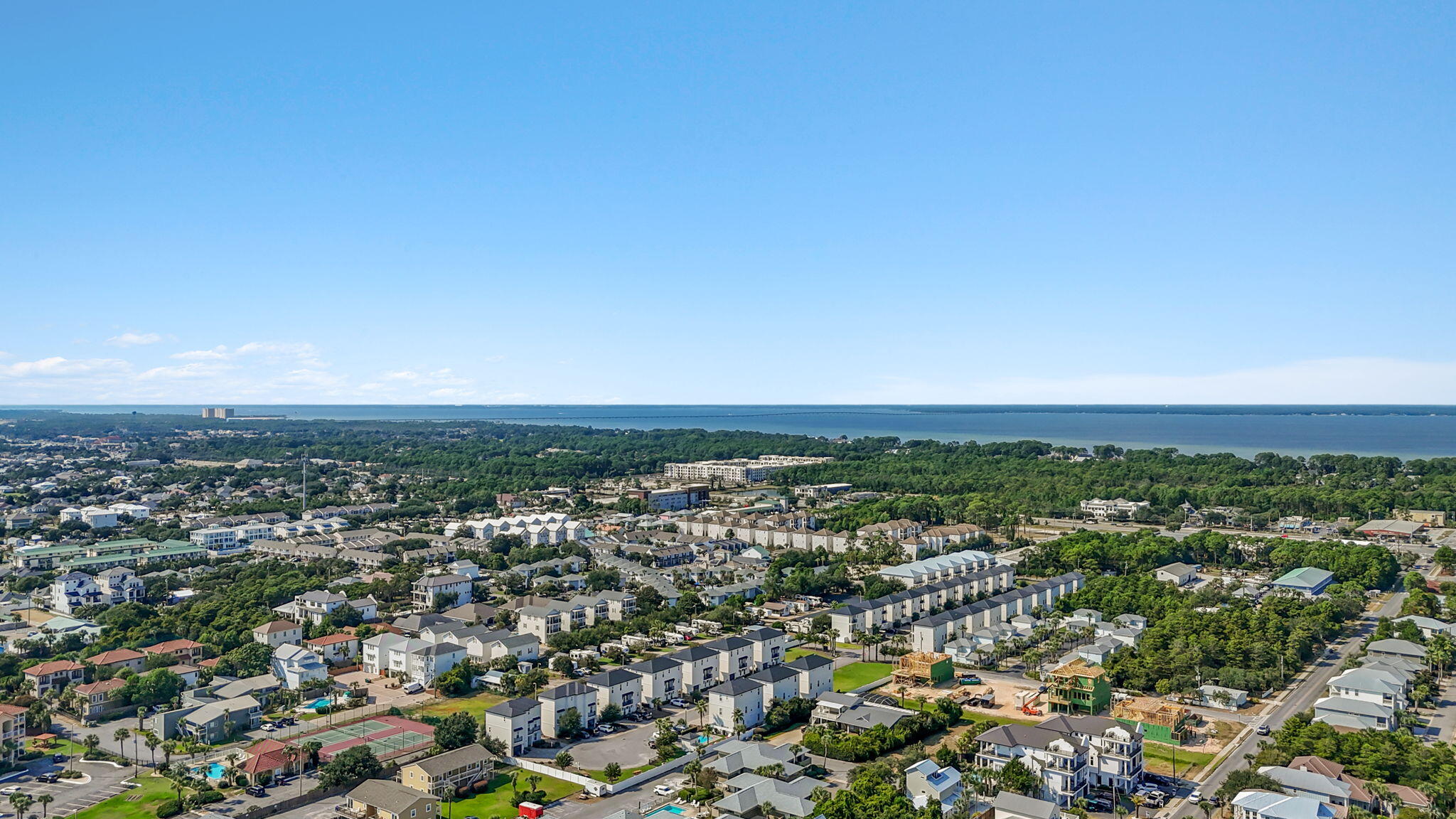 HIDDEN PALMS - Residential