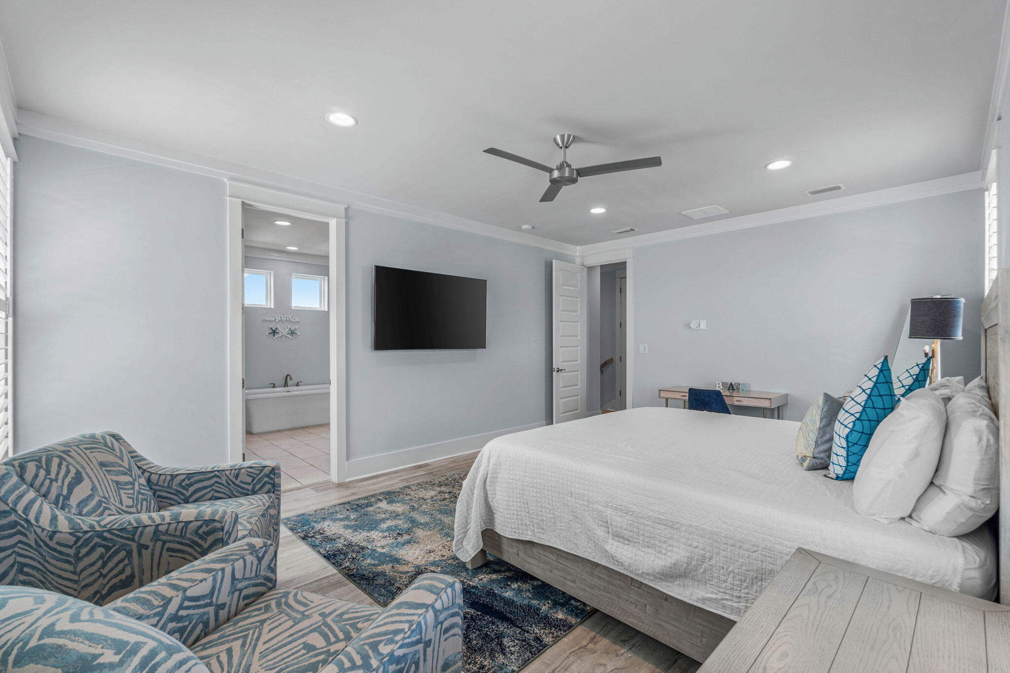 HIDDEN PALMS - Residential