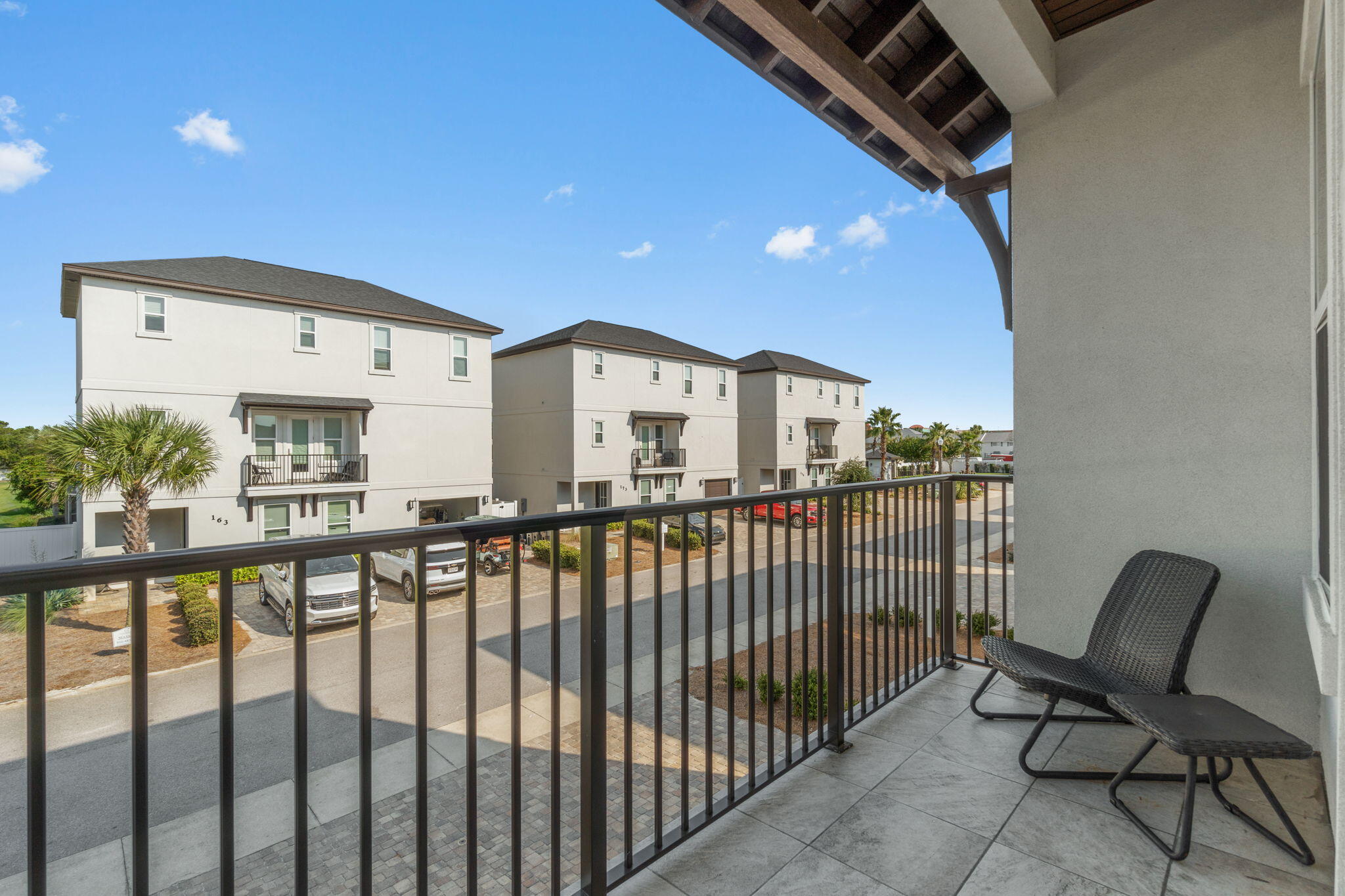 HIDDEN PALMS - Residential