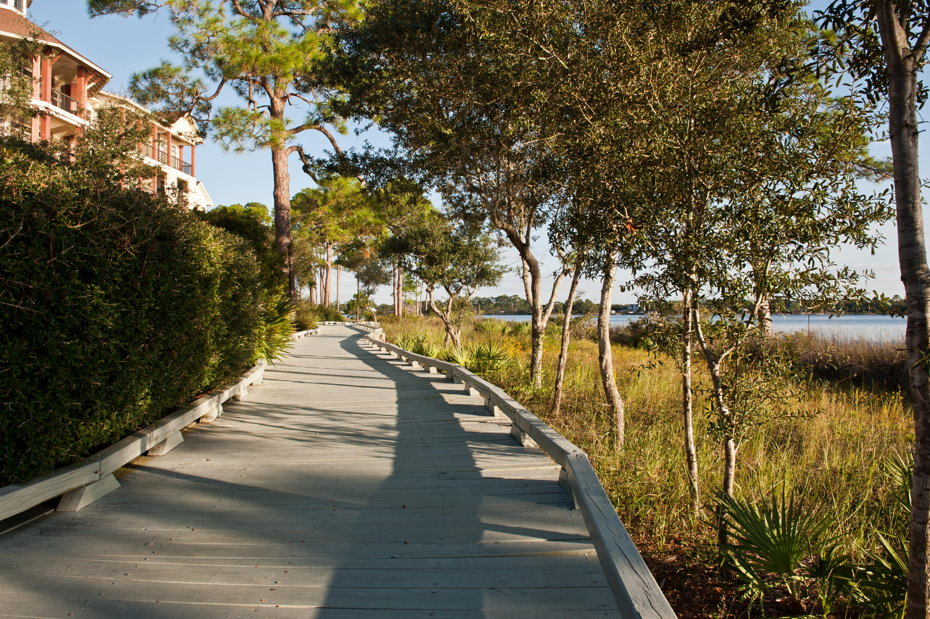 WILD HERON LAKESIDE LODGE - Residential