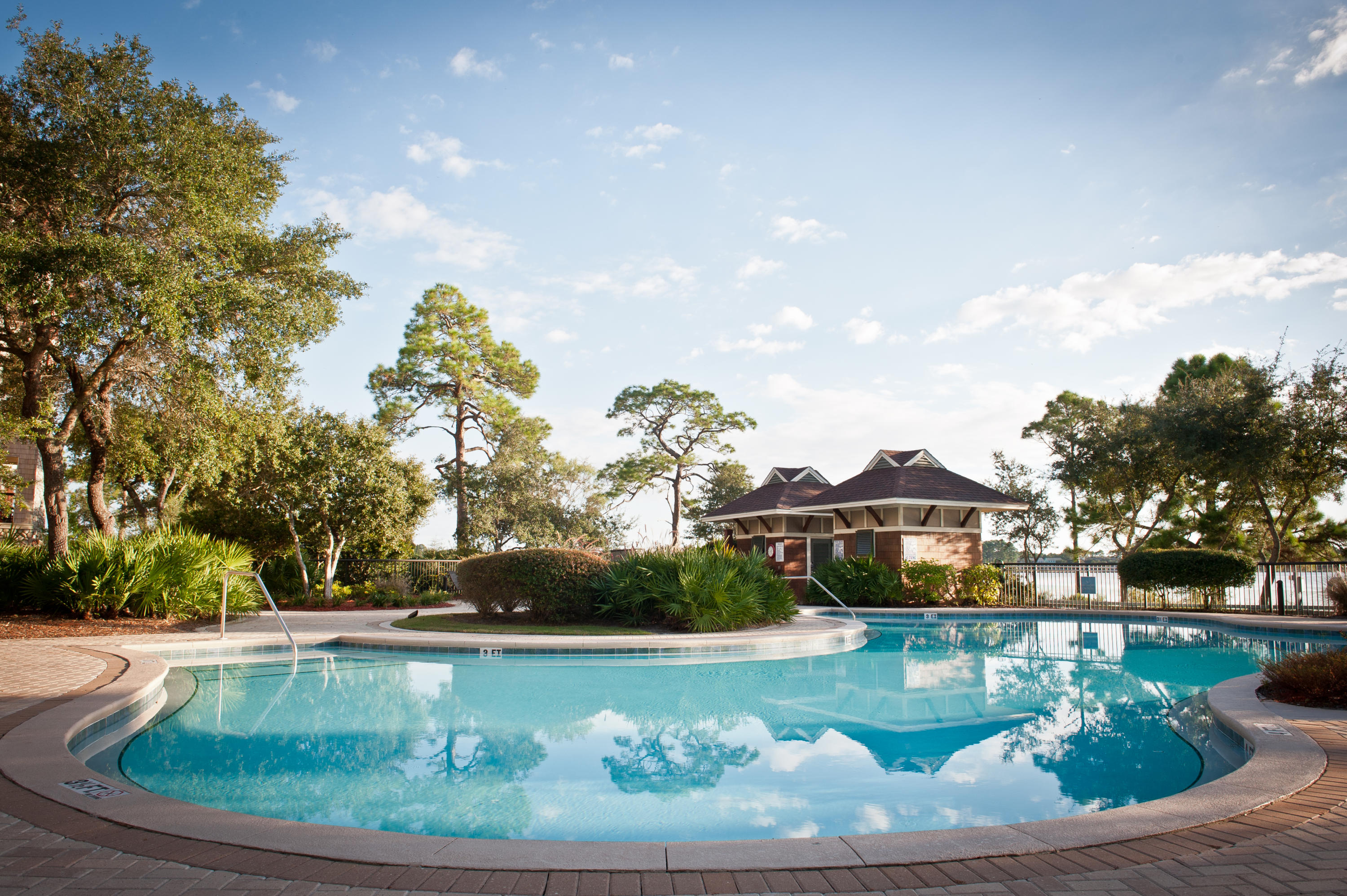 WILD HERON LAKESIDE LODGE - Residential