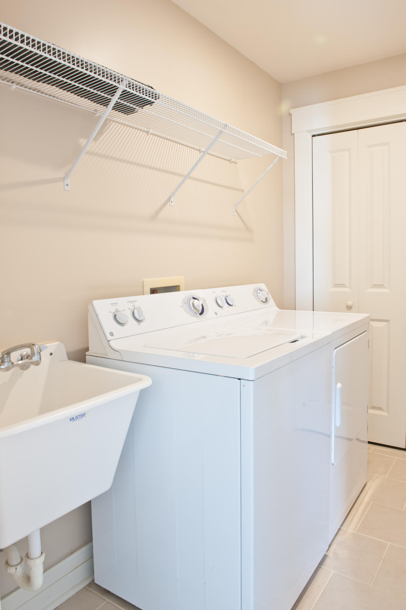 WILD HERON LAKESIDE LODGE - Residential