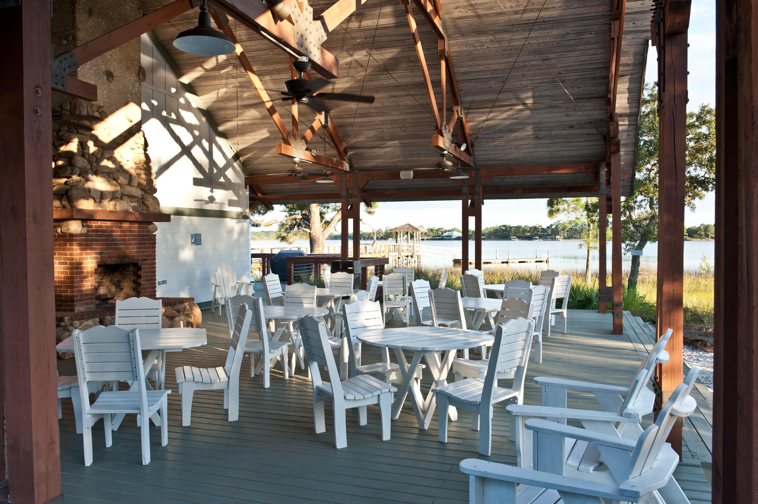 WILD HERON LAKESIDE LODGE - Residential