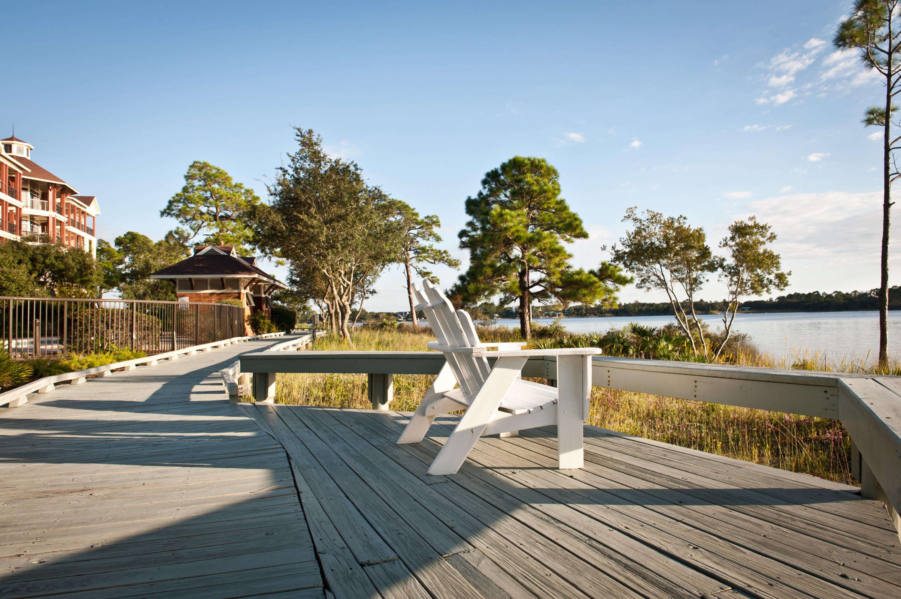 WILD HERON LAKESIDE LODGE - Residential