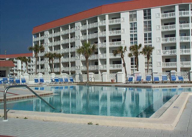 EL MATADOR CONDO - Residential