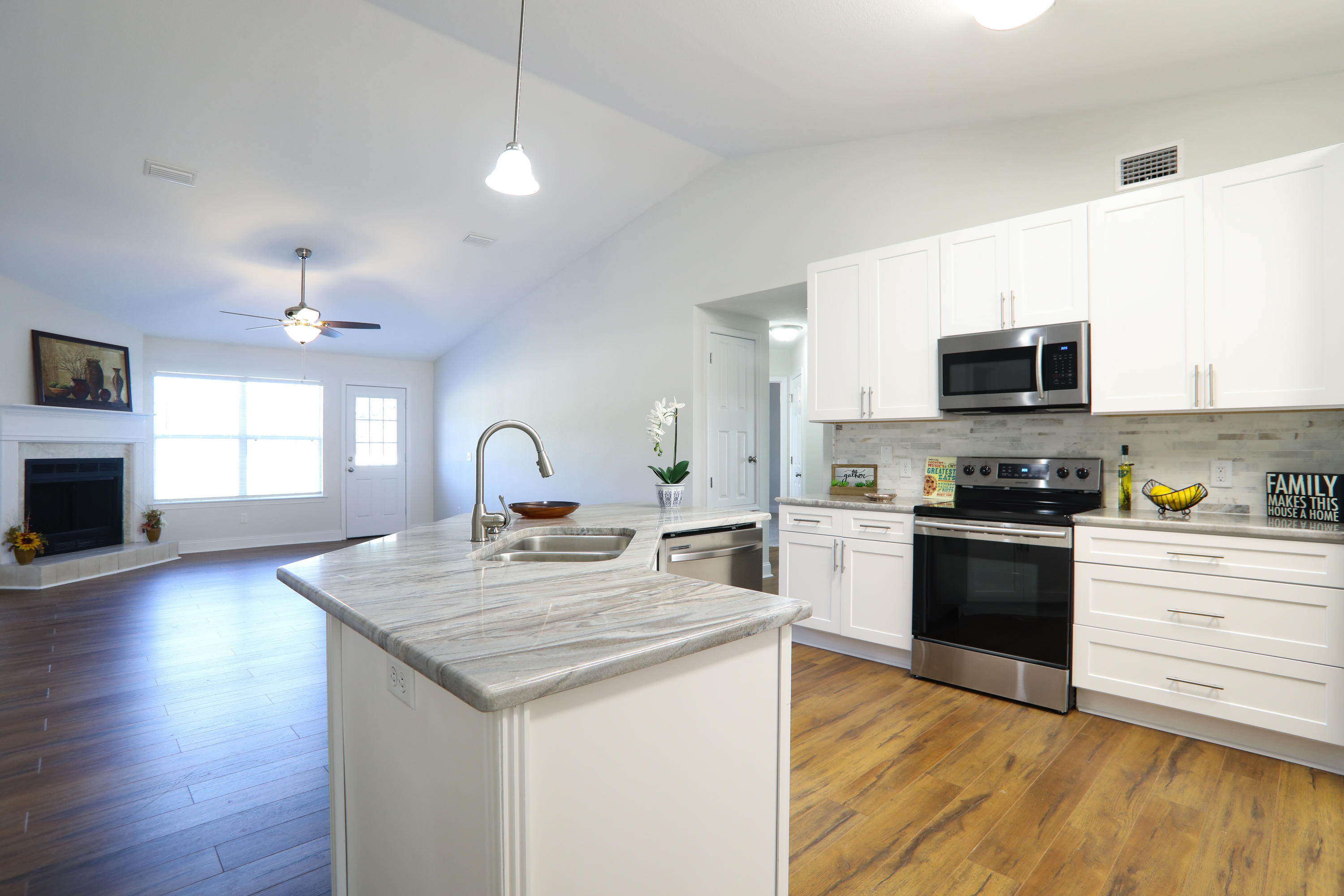 HOLLEY BY THE SEA - Residential