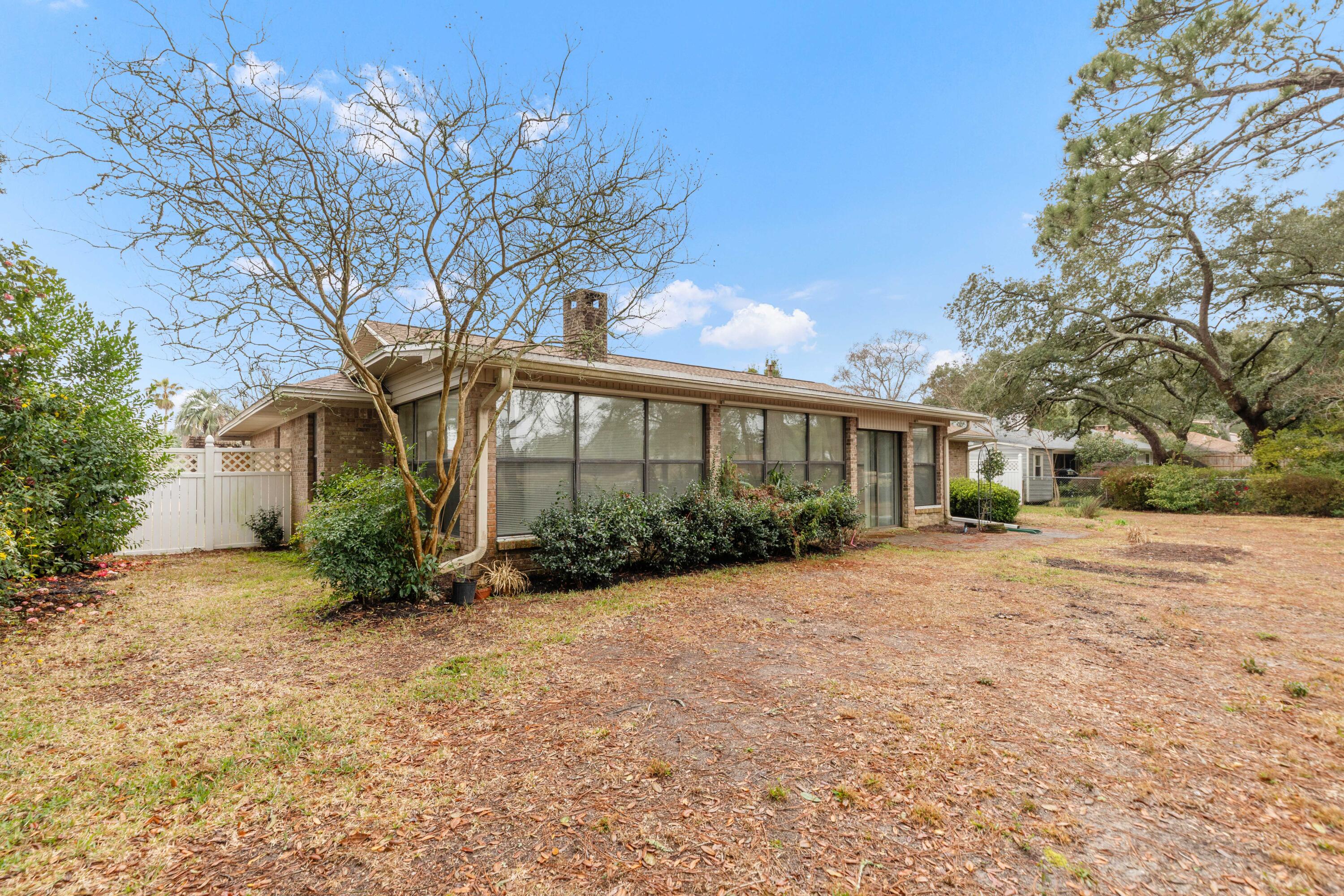 LAKE LORRAINE ESTATES - Residential