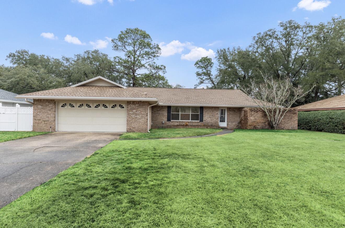 LAKE LORRAINE ESTATES - Residential