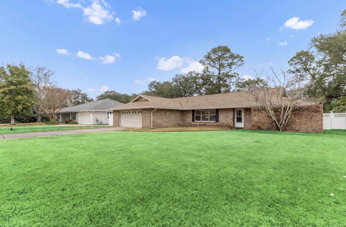 LAKE LORRAINE ESTATES - Residential