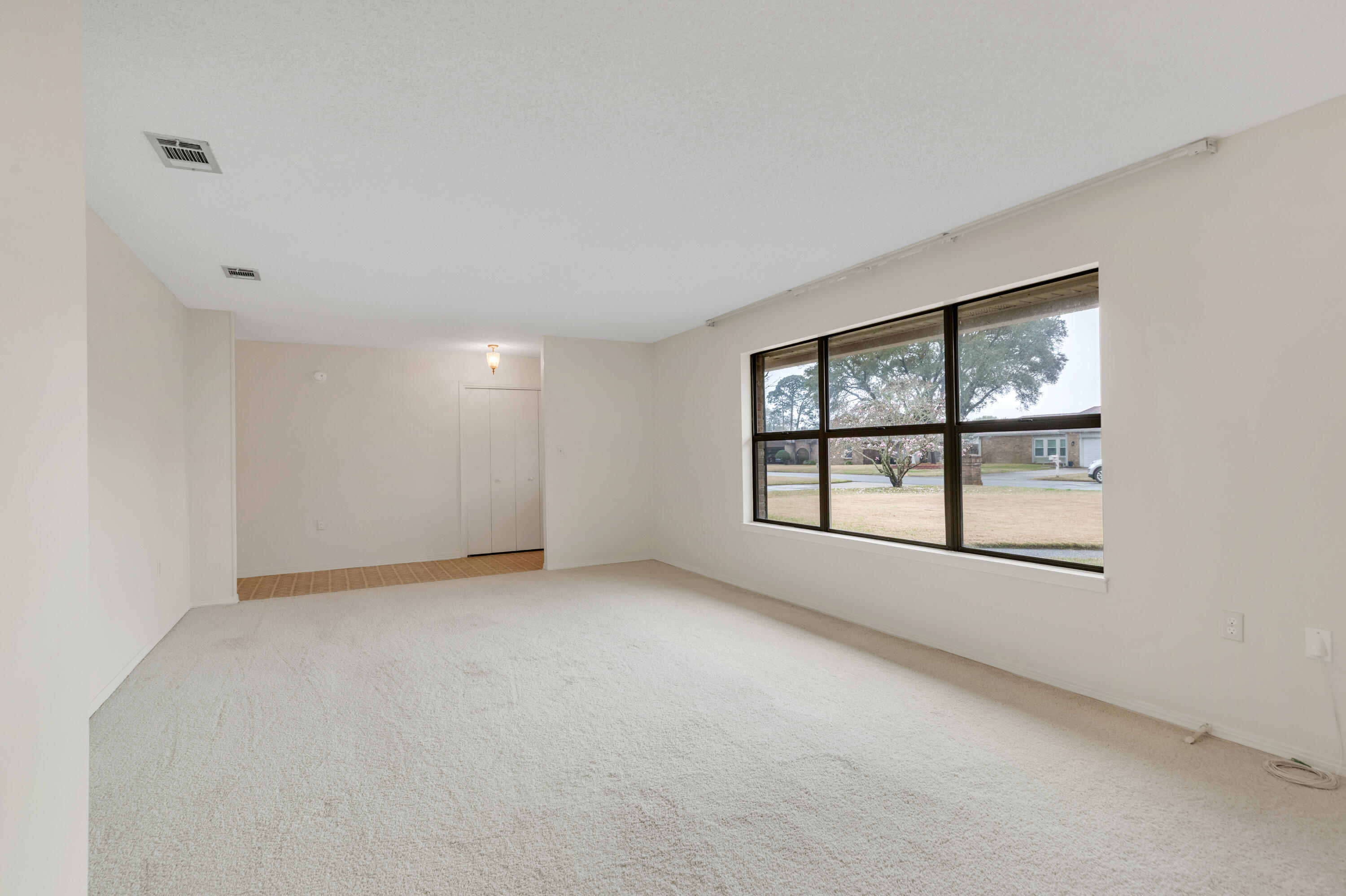 LAKE LORRAINE ESTATES - Residential