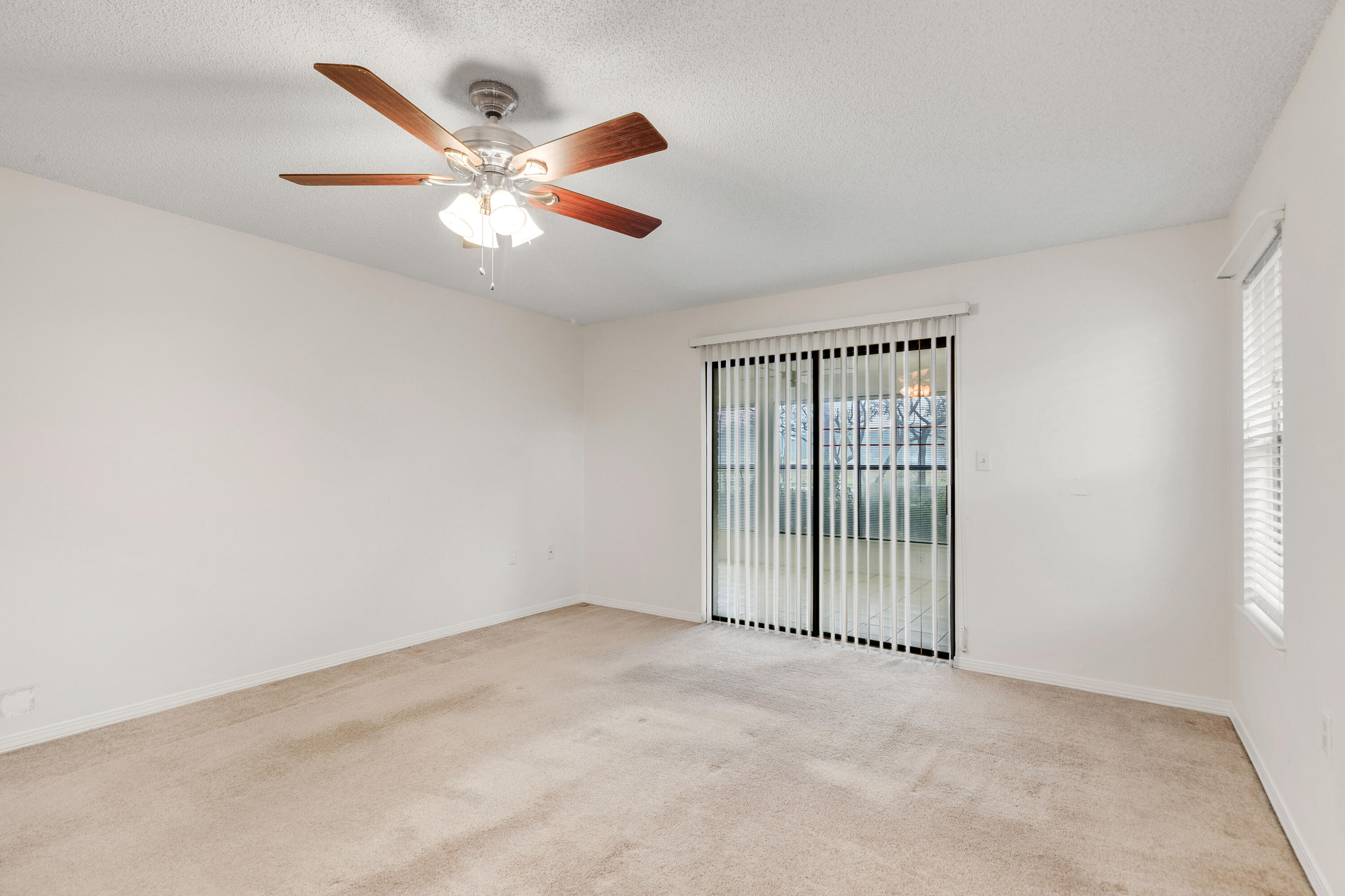 LAKE LORRAINE ESTATES - Residential