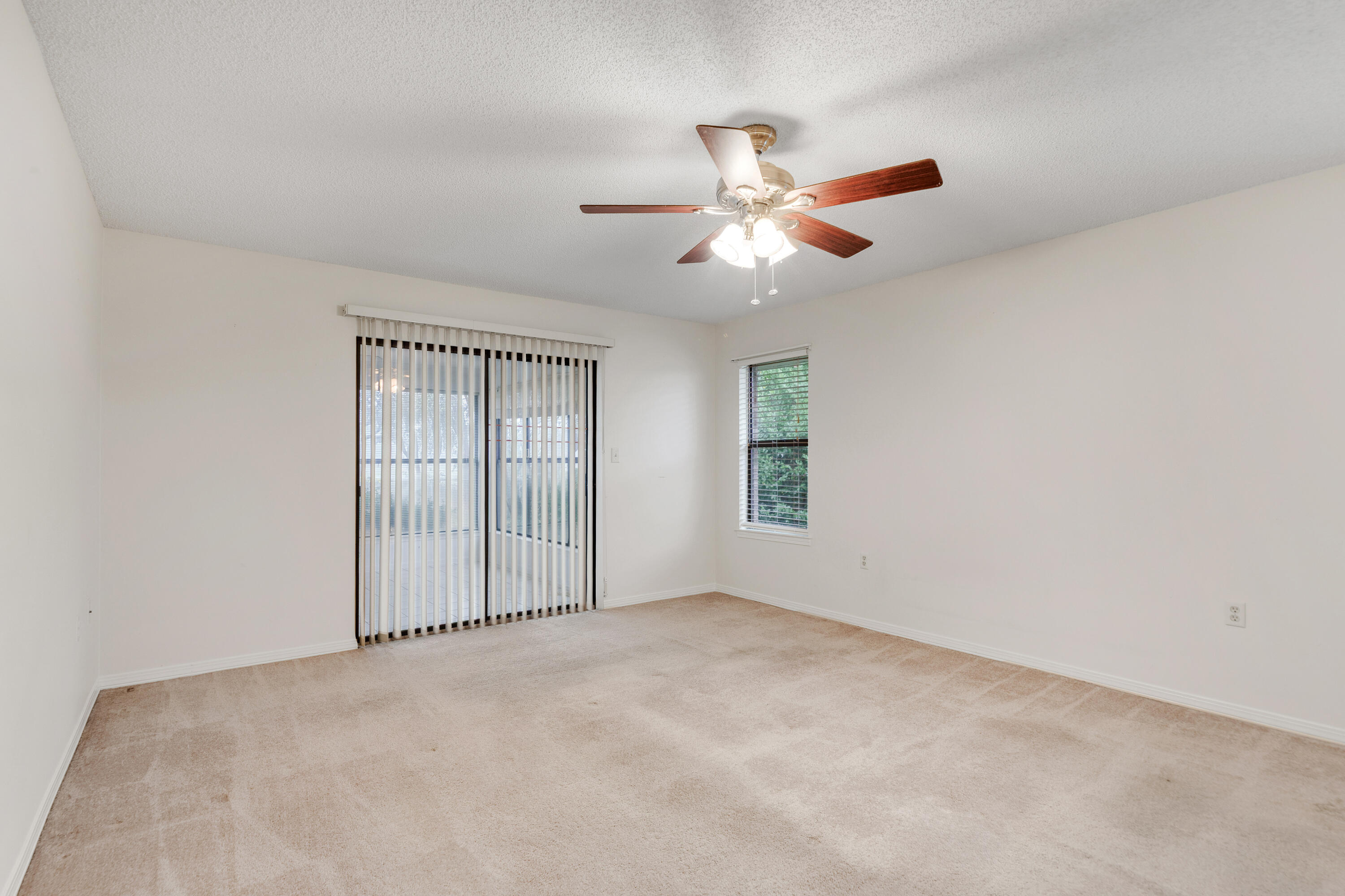 LAKE LORRAINE ESTATES - Residential