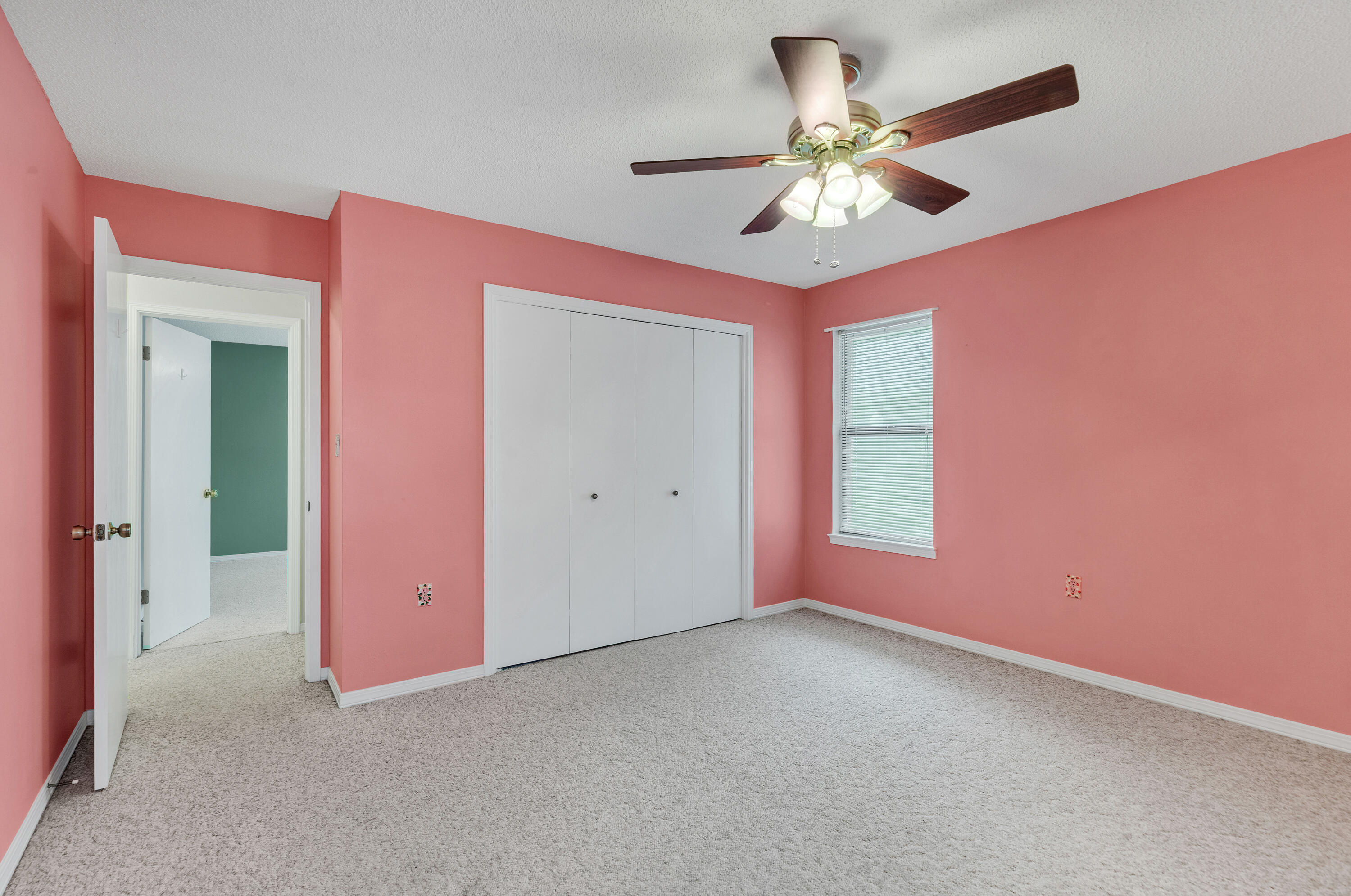 LAKE LORRAINE ESTATES - Residential