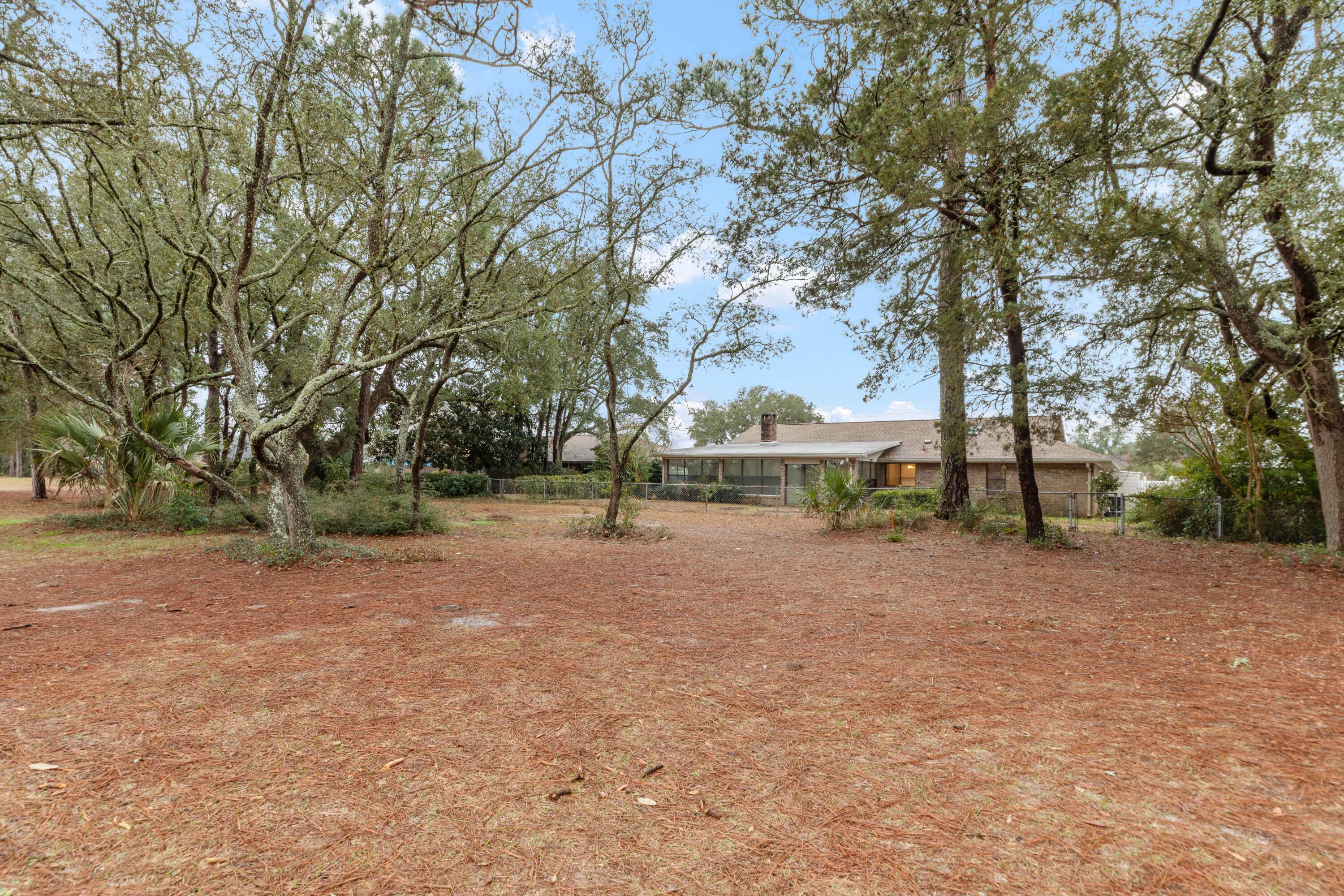 LAKE LORRAINE ESTATES - Residential