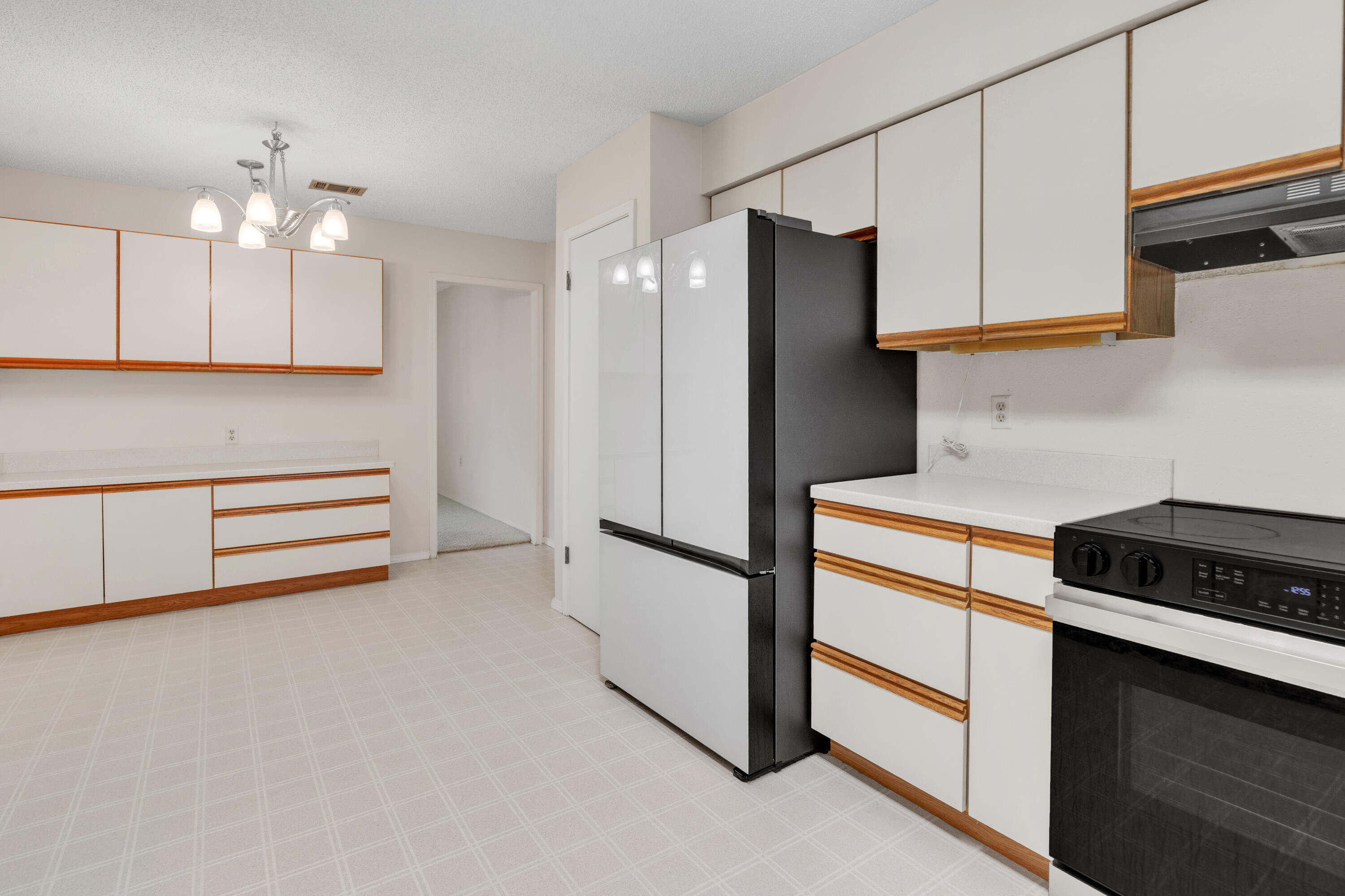 LAKE LORRAINE ESTATES - Residential