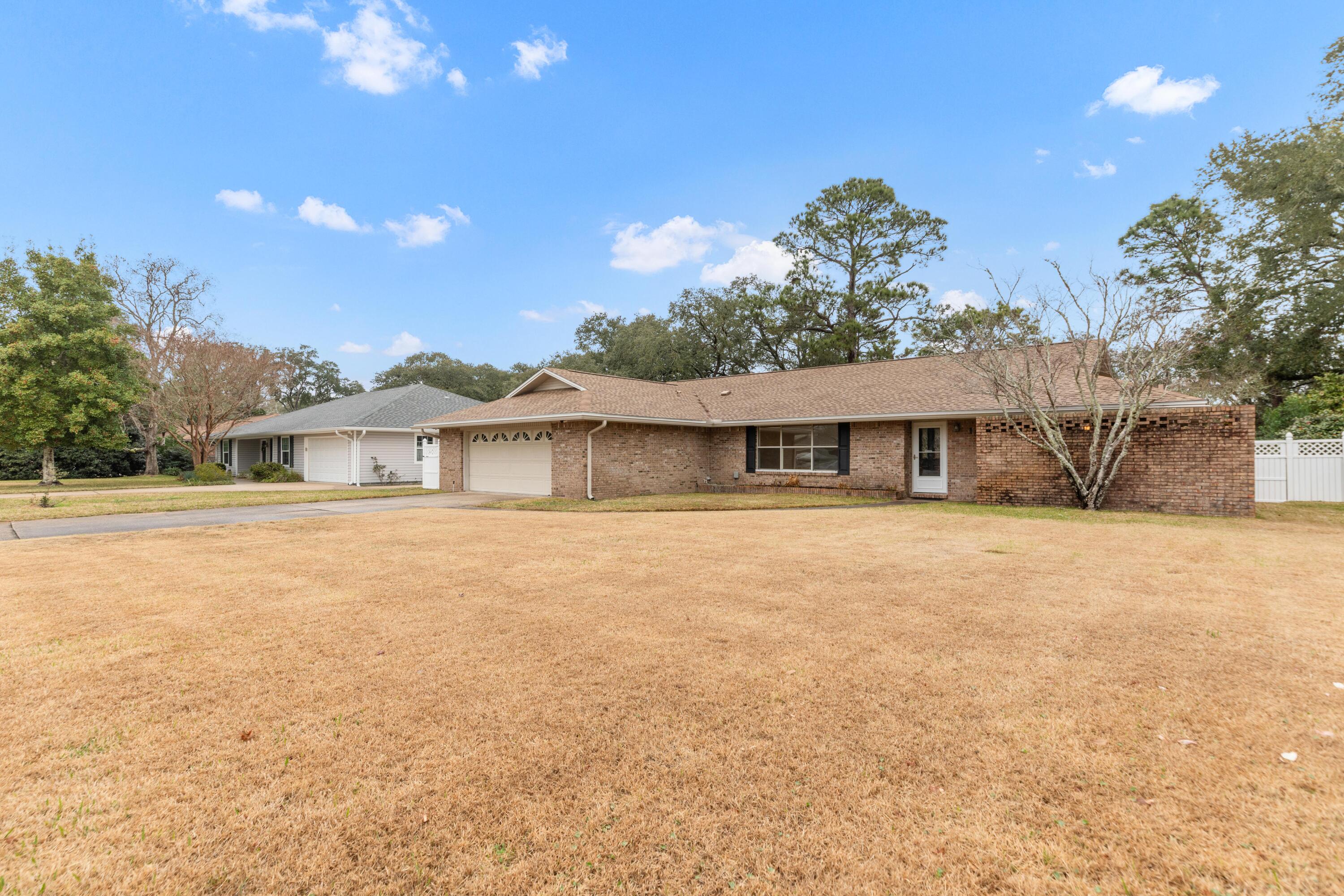 LAKE LORRAINE ESTATES - Residential