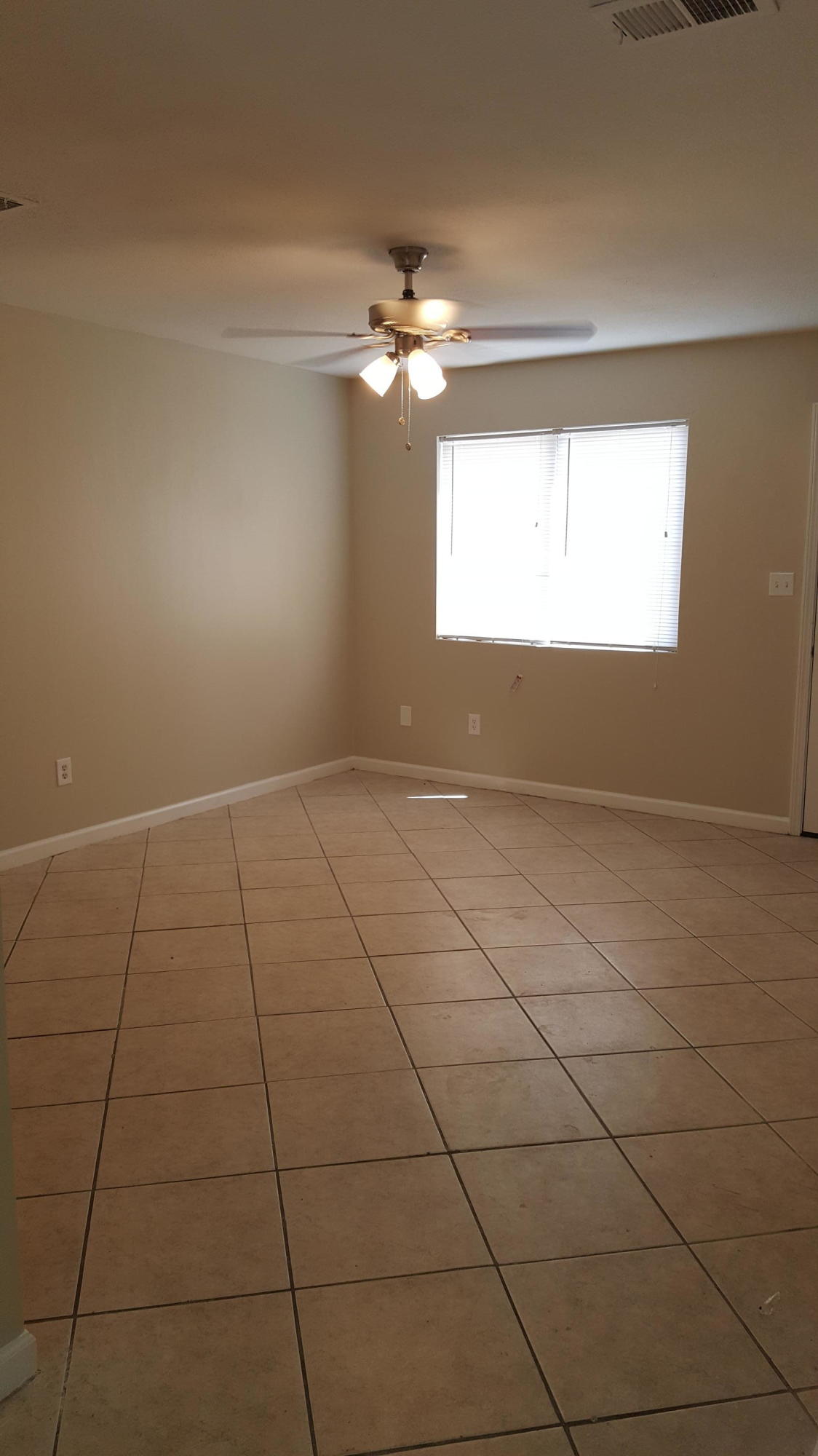 INDIAN HILLS - Residential Lease