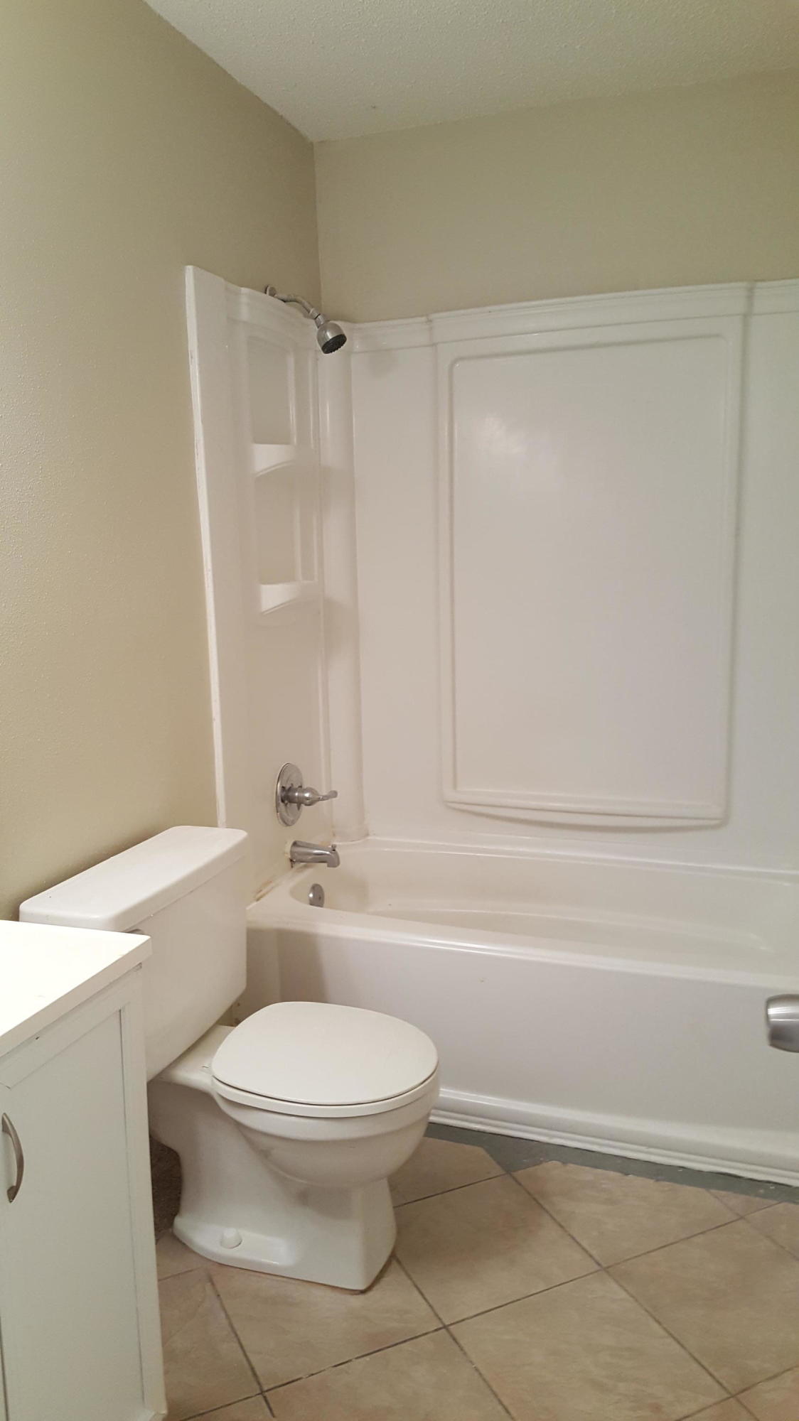 INDIAN HILLS - Residential Lease