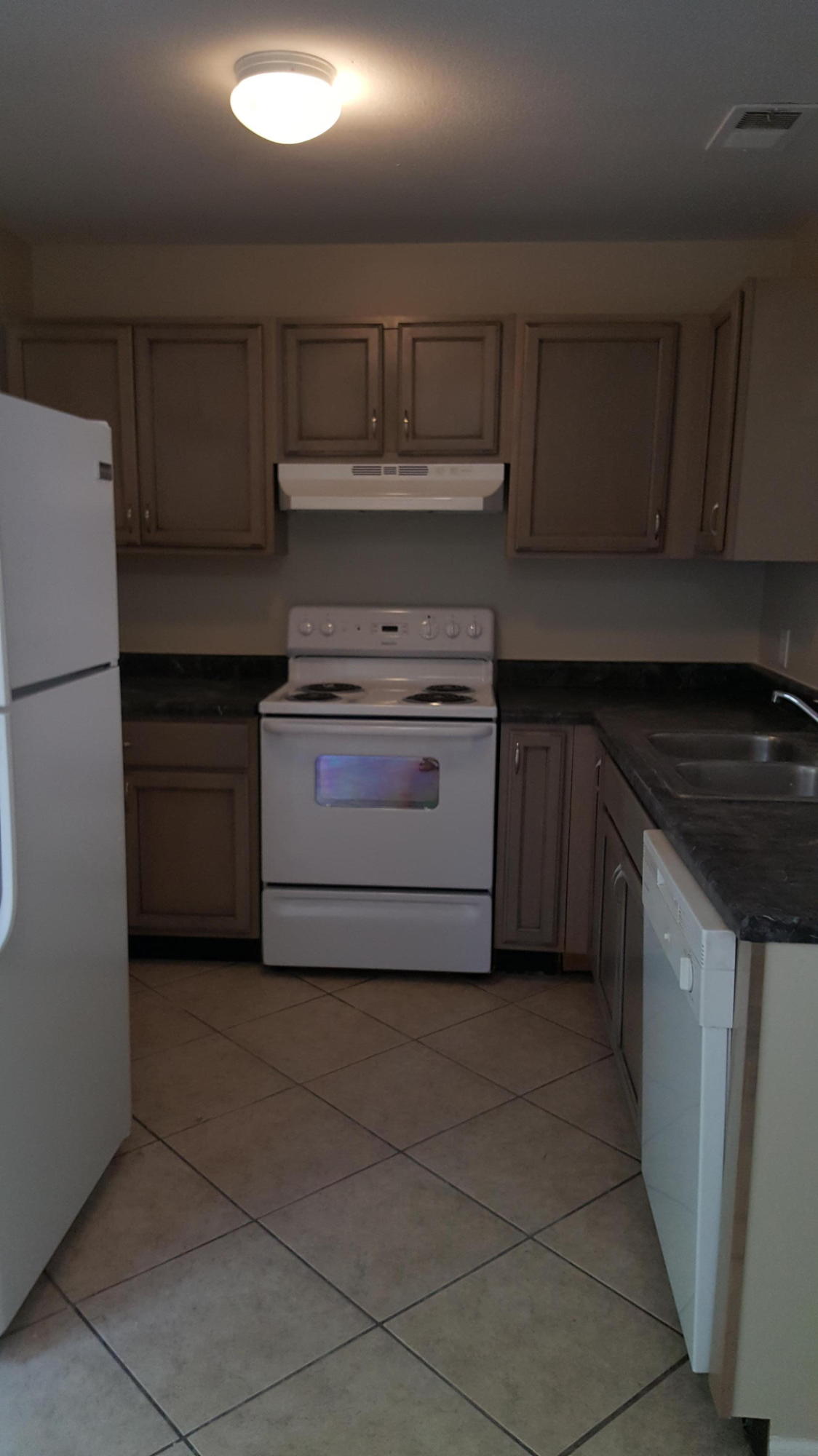 INDIAN HILLS - Residential Lease
