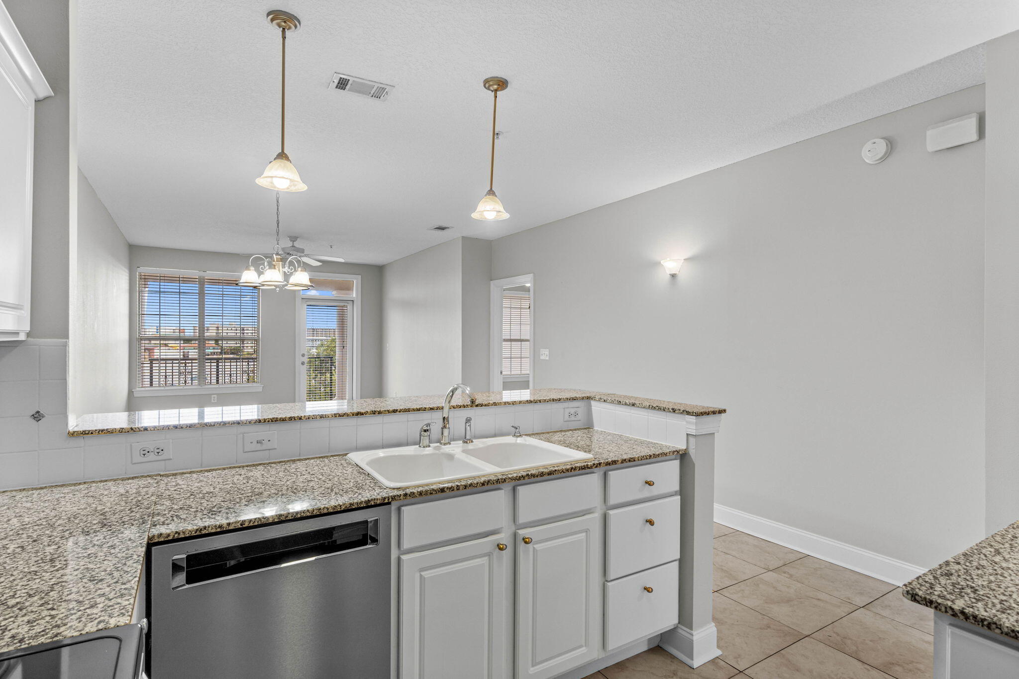 FRENCH QUARTERS - Residential Lease