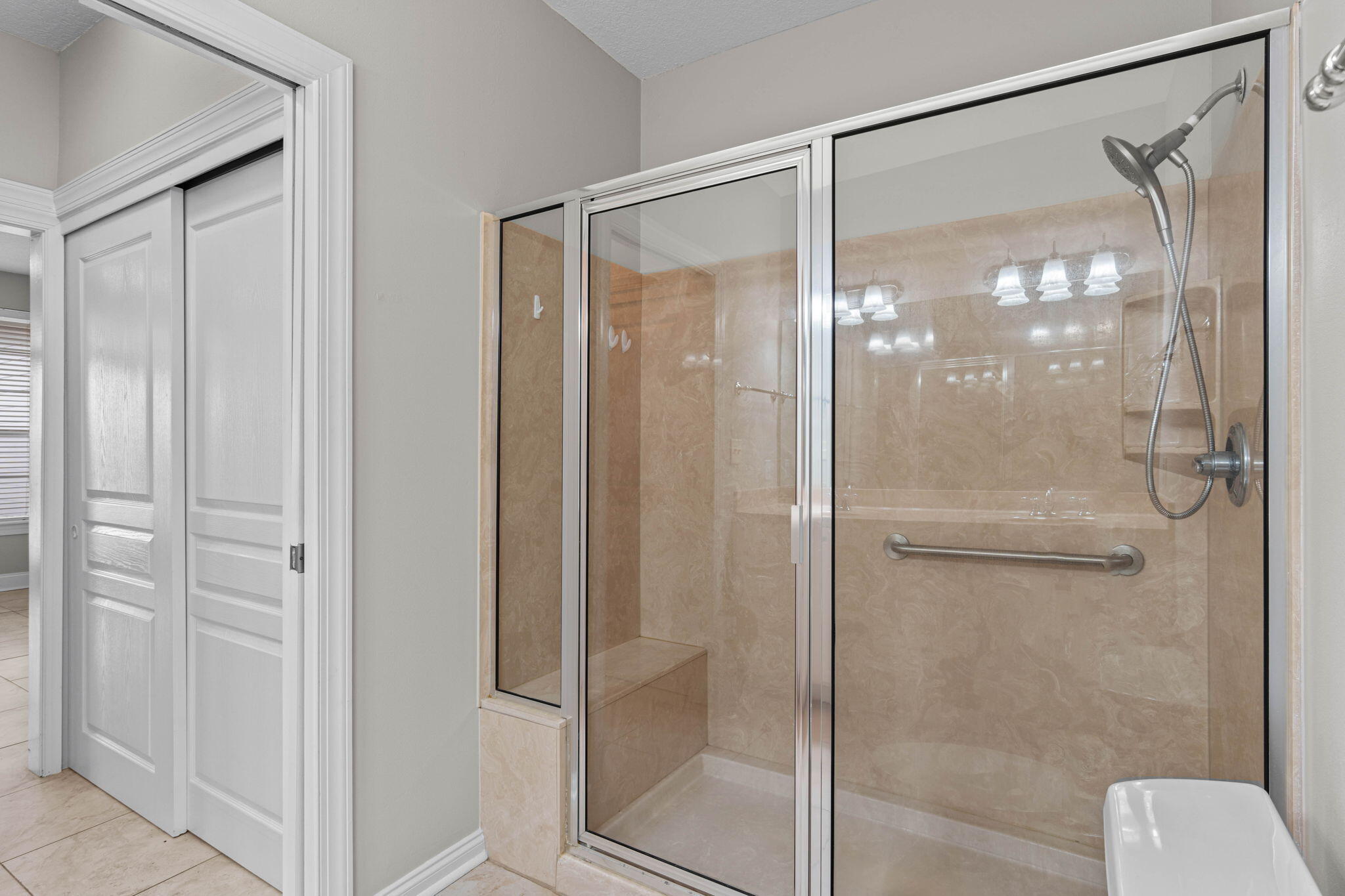 FRENCH QUARTERS - Residential Lease