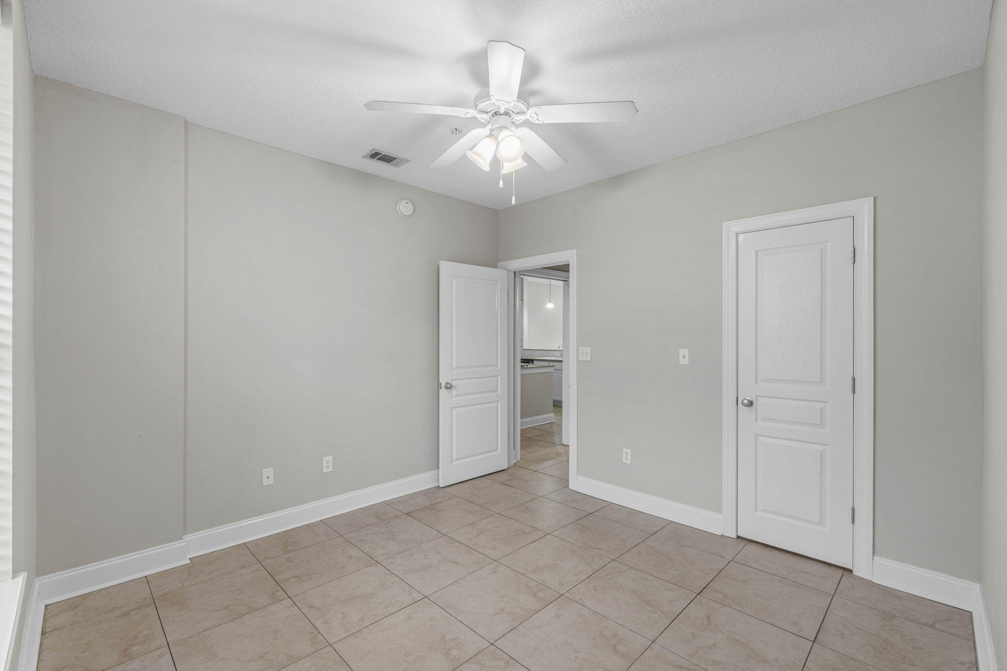 FRENCH QUARTERS - Residential Lease