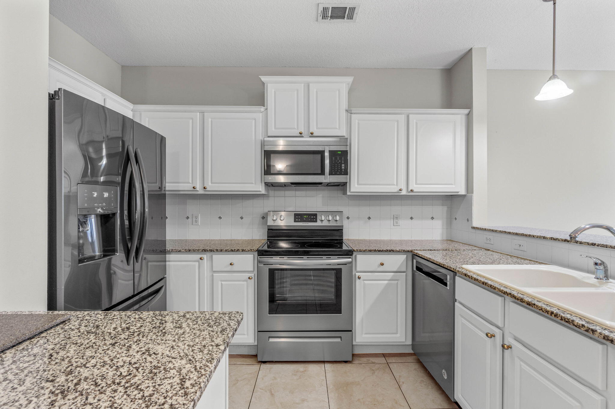 FRENCH QUARTERS - Residential Lease