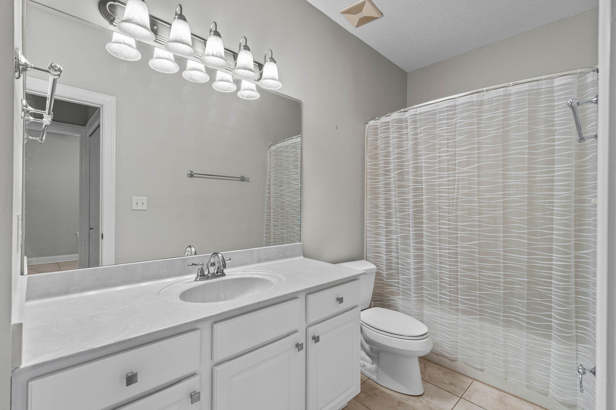FRENCH QUARTERS - Residential Lease