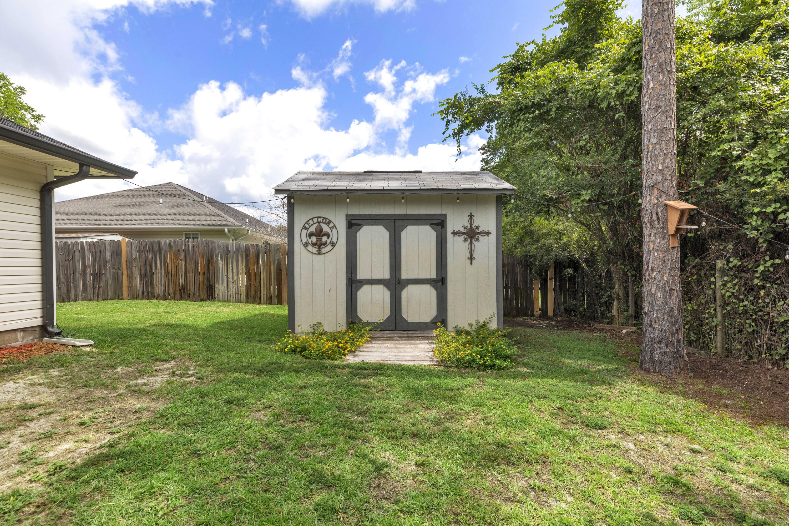 ASHWOOD 1ST ADDN - Residential