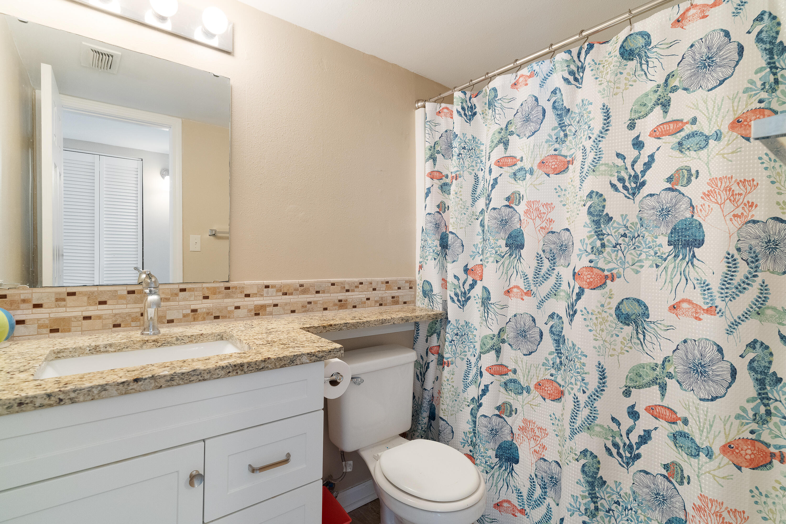 FINISTERRA CONDO - Residential