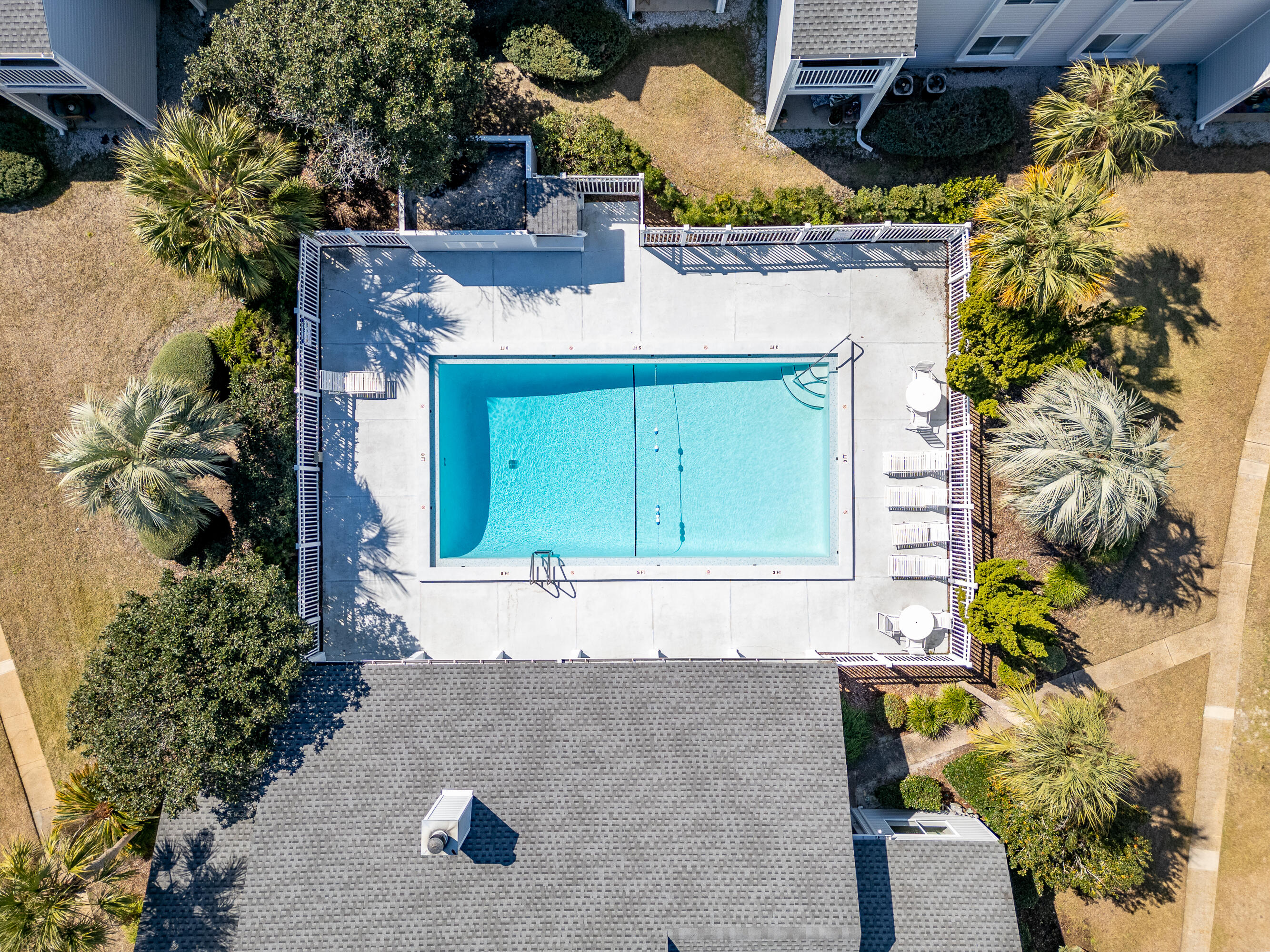 FINISTERRA CONDO - Residential