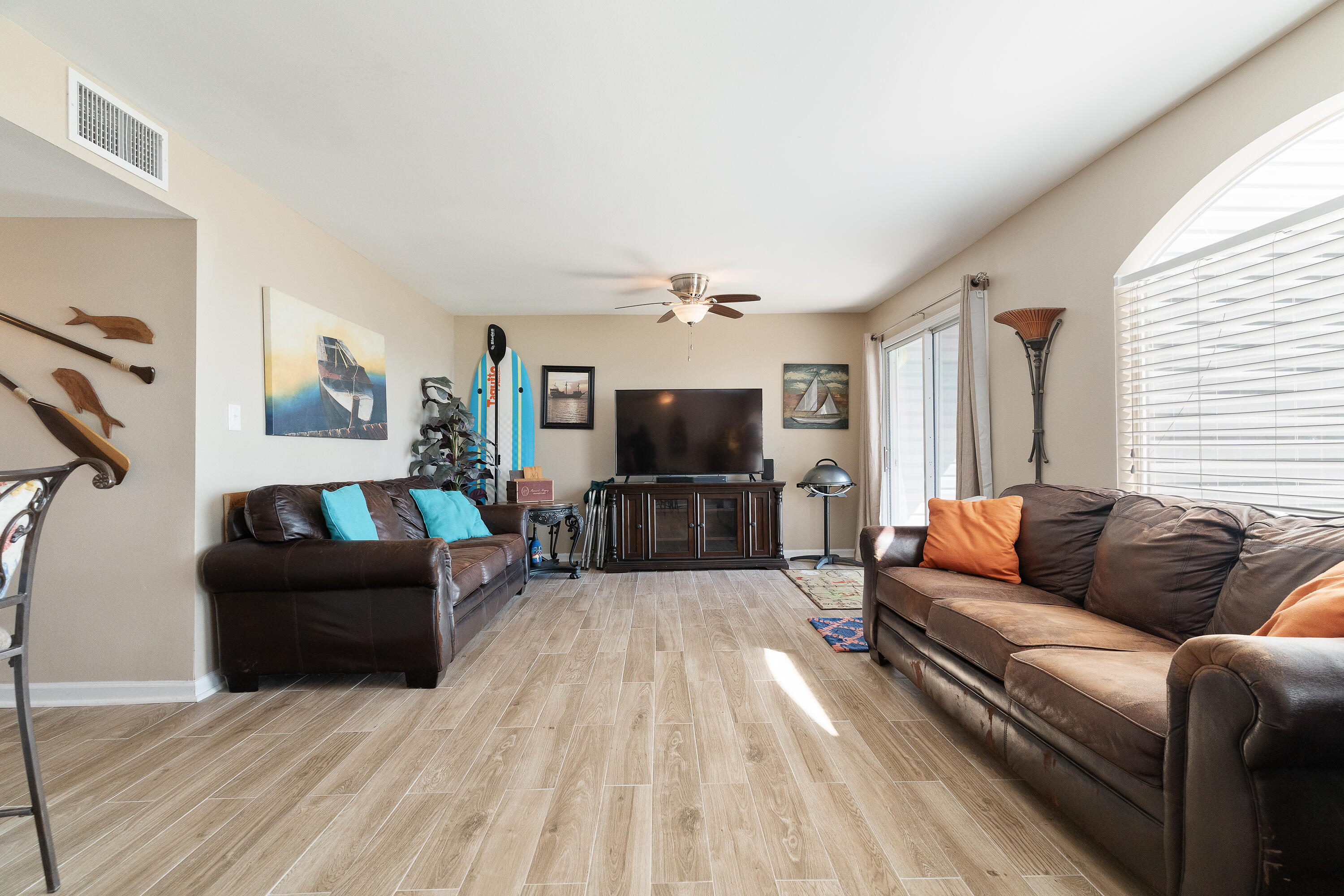 FINISTERRA CONDO - Residential