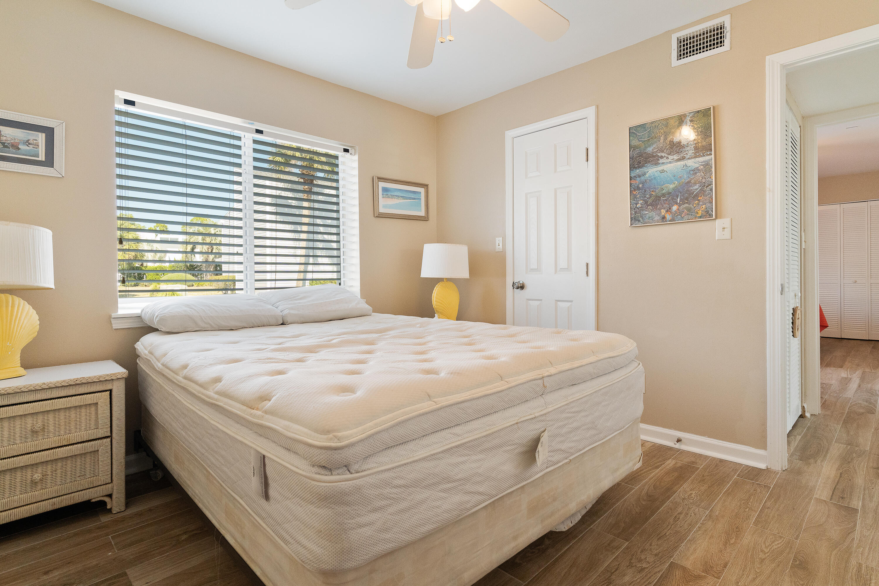 FINISTERRA CONDO - Residential