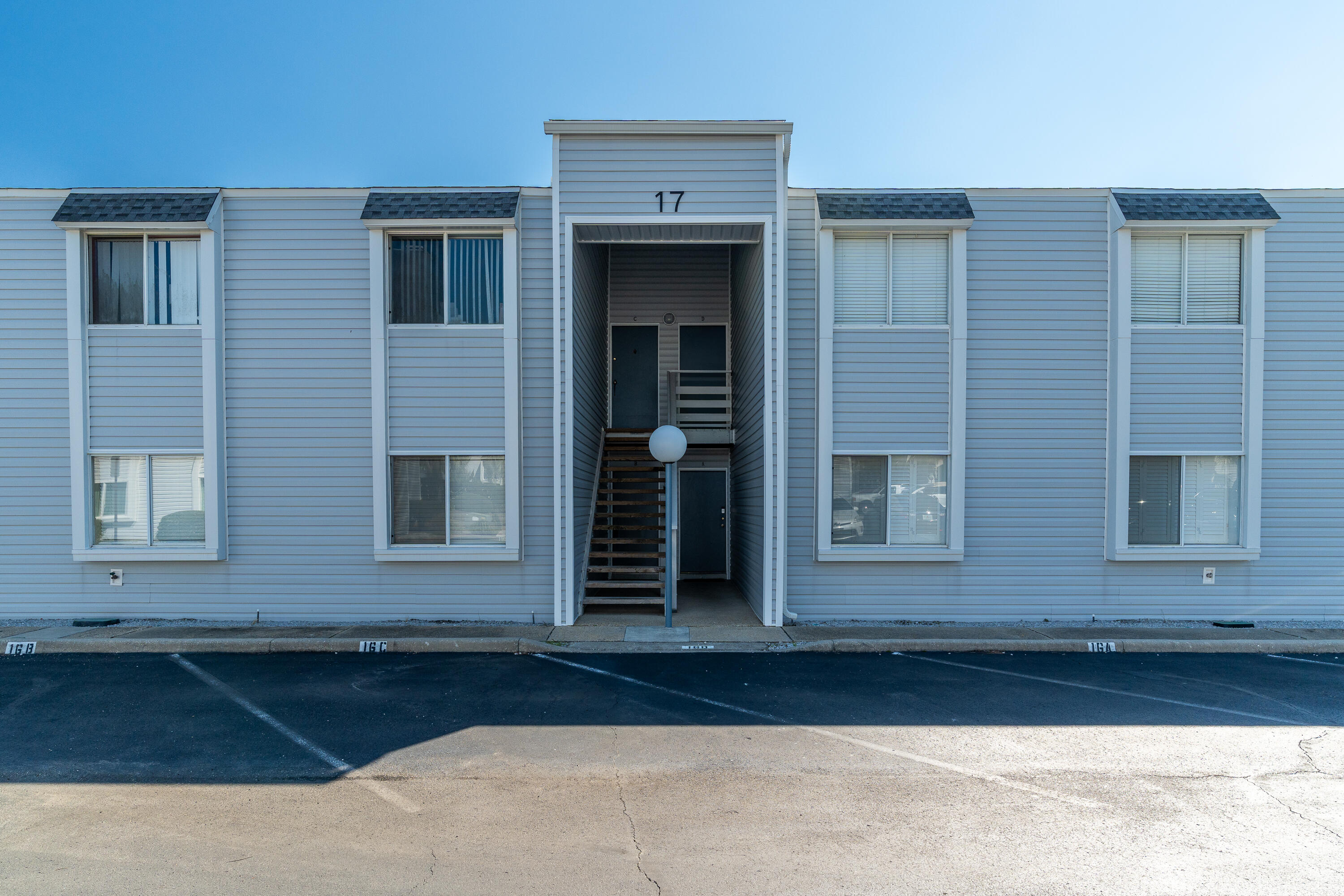 FINISTERRA CONDO - Residential