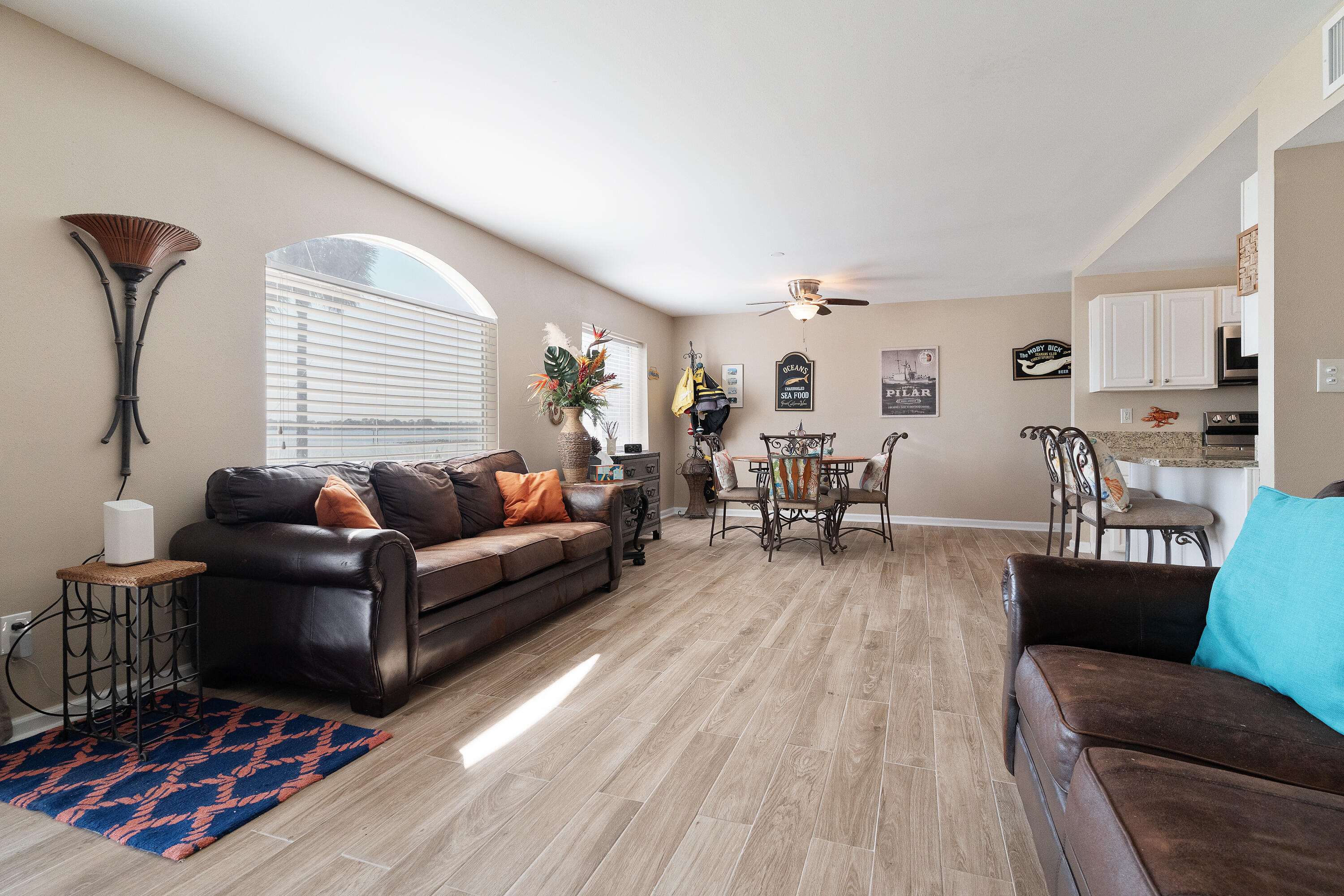 FINISTERRA CONDO - Residential