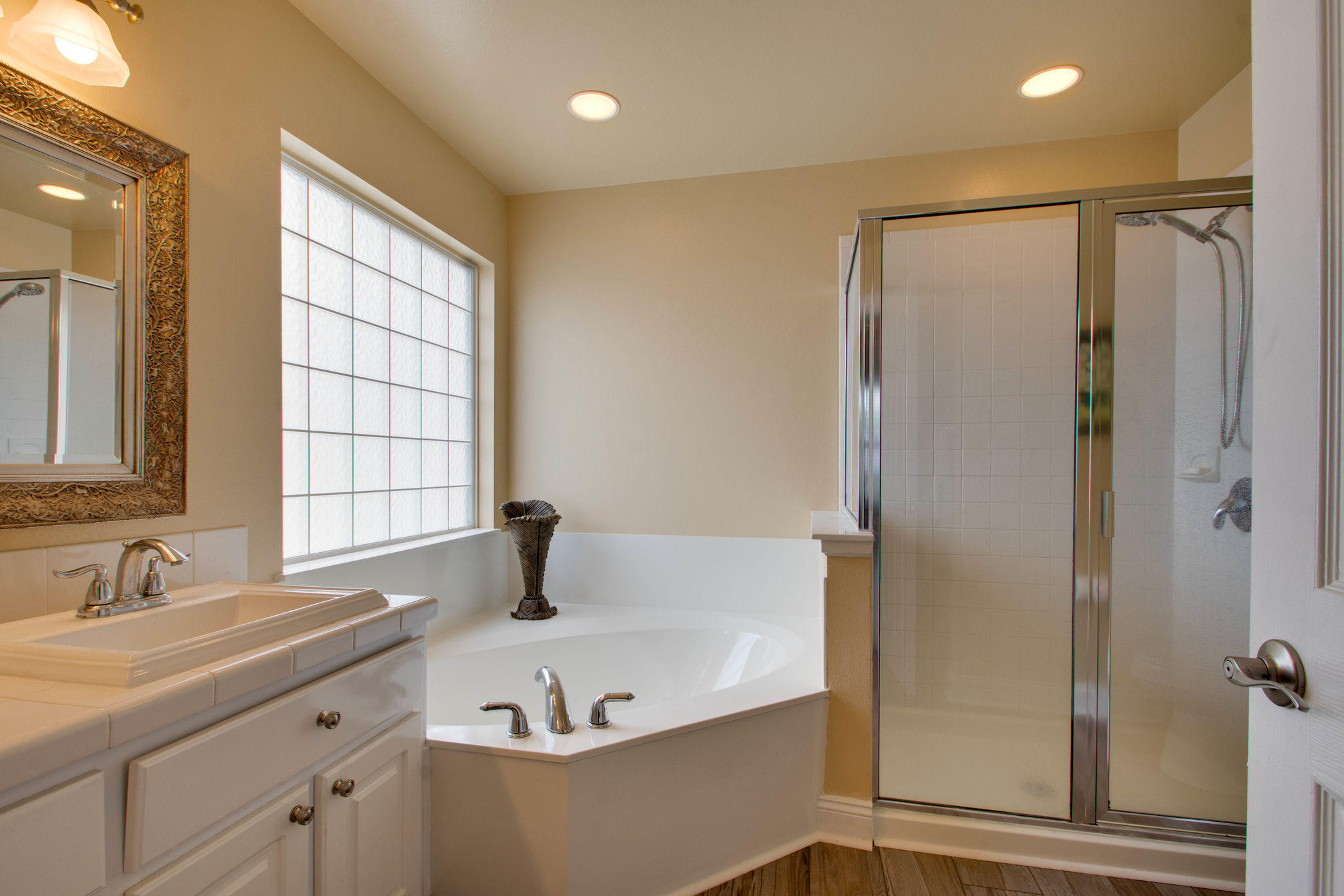 SOVEREIGN ISLE S/D - Residential