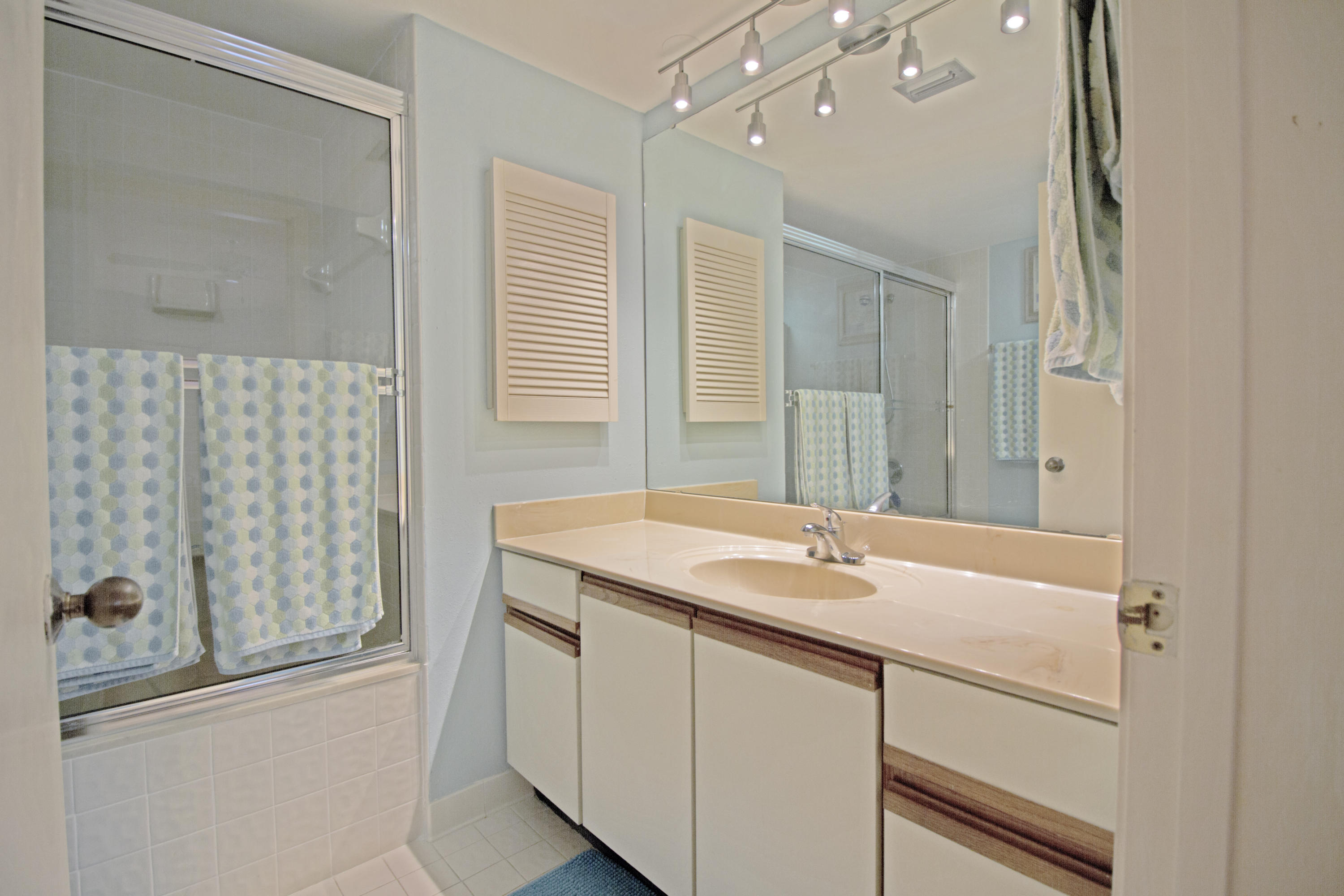 HIDDEN DUNES BEACH COTTAGES 1 - Residential