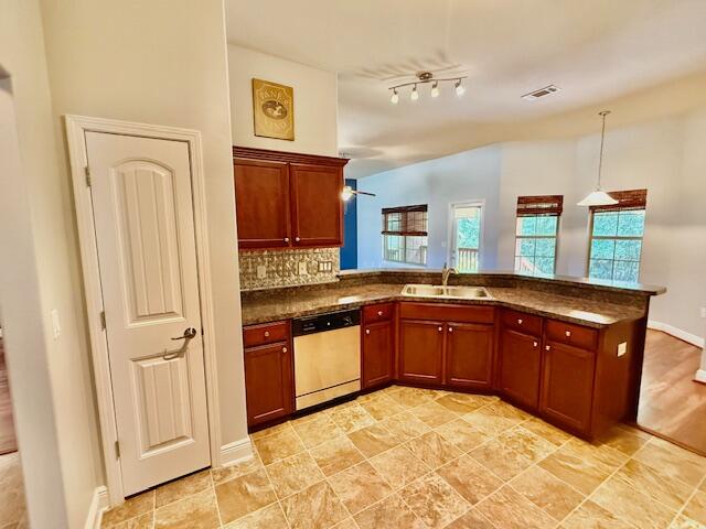 ALICIA PLACE - Residential Lease