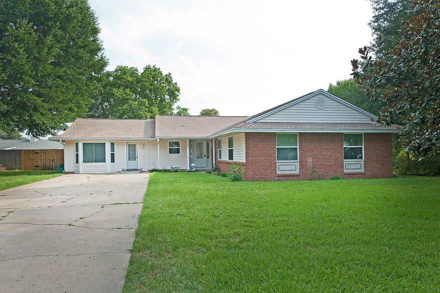 POOL HOME in the heart of Destin! This home is offering a handicap accessible mother in law suite with a private entrance, open floor plan, tiled shower, walk-in closet, and kitchen.
The main house has a large living area, dining room, stainless steel appliances, and breakfast nook. New roof installed in 2011, new HVAC in 2013, and new water heater in 2012. This home also offers a large lot with a beautiful in-ground pool that is perfect for entertaining family and friends. The pool liner and edges of the pool were resurfaced in 2011.
If you are looking for space and privacy in a great location, look no further!