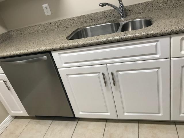 THE OAKS AT NICEVILLE - Residential Lease