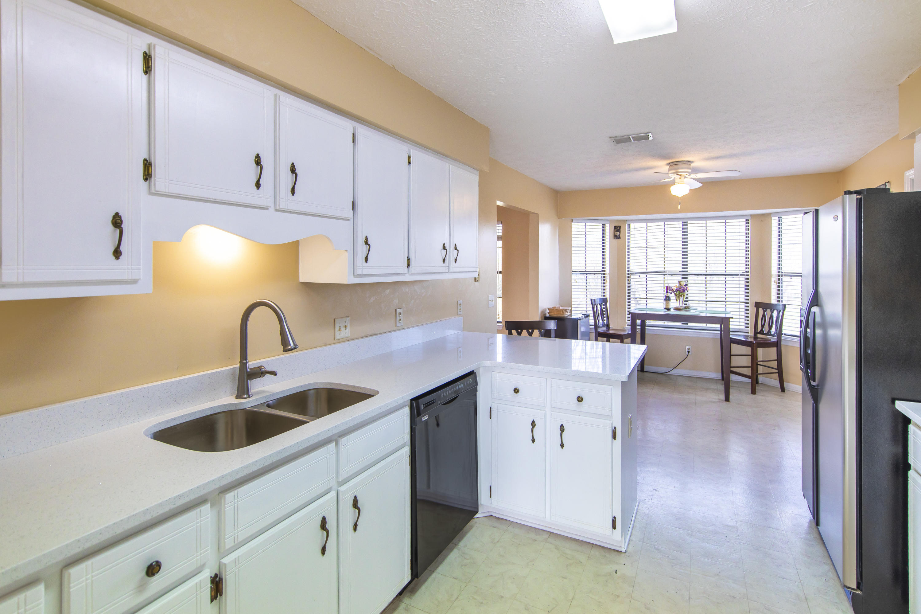 MOWAT HIGHLANDS PH 01 - Residential