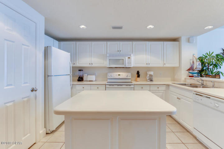 MAJESTIC BEACH TOWERS II - Residential