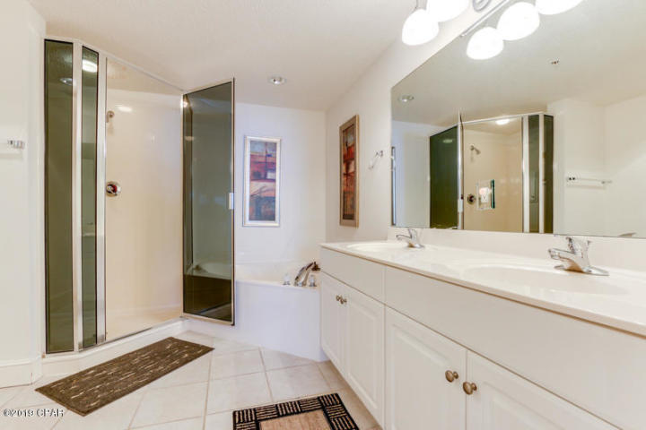 MAJESTIC BEACH TOWERS II - Residential