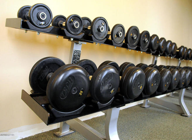 MAJESTIC BEACH TOWERS II - Residential