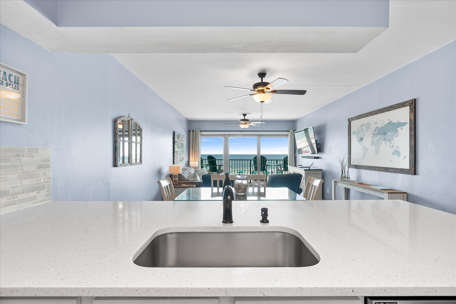Emerald  Towers west condo - Residential
