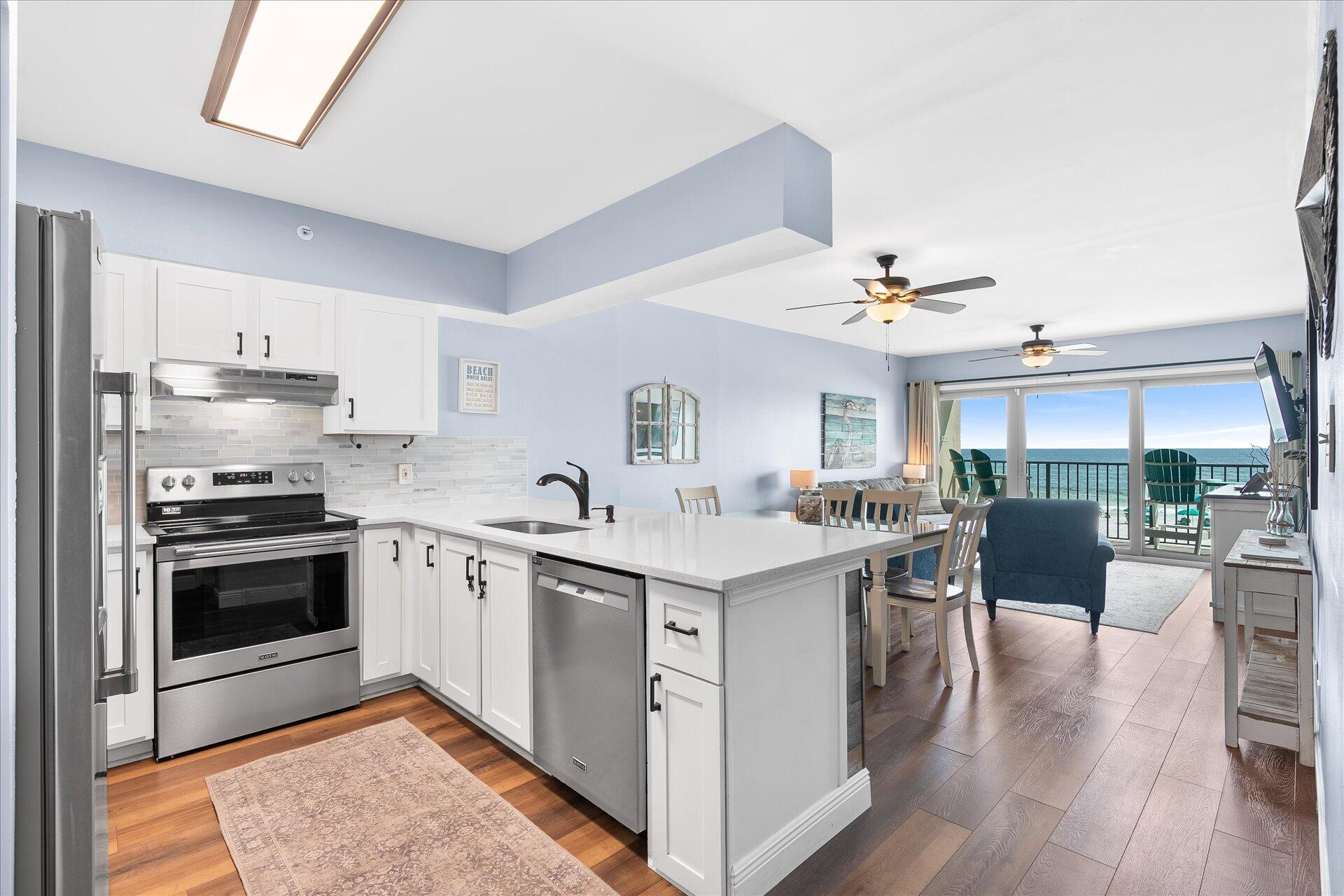 Emerald  Towers west condo - Residential