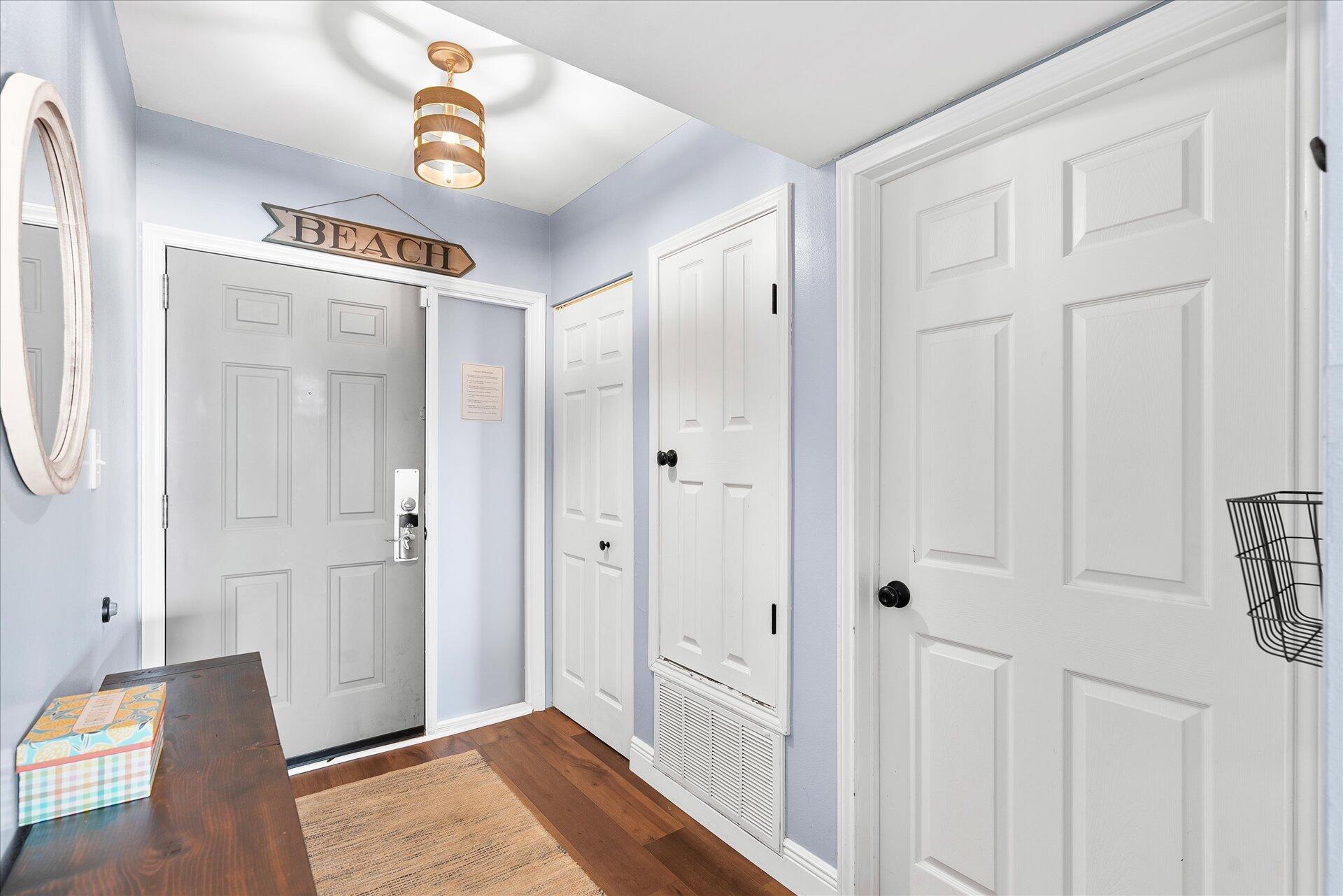 Emerald  Towers west condo - Residential