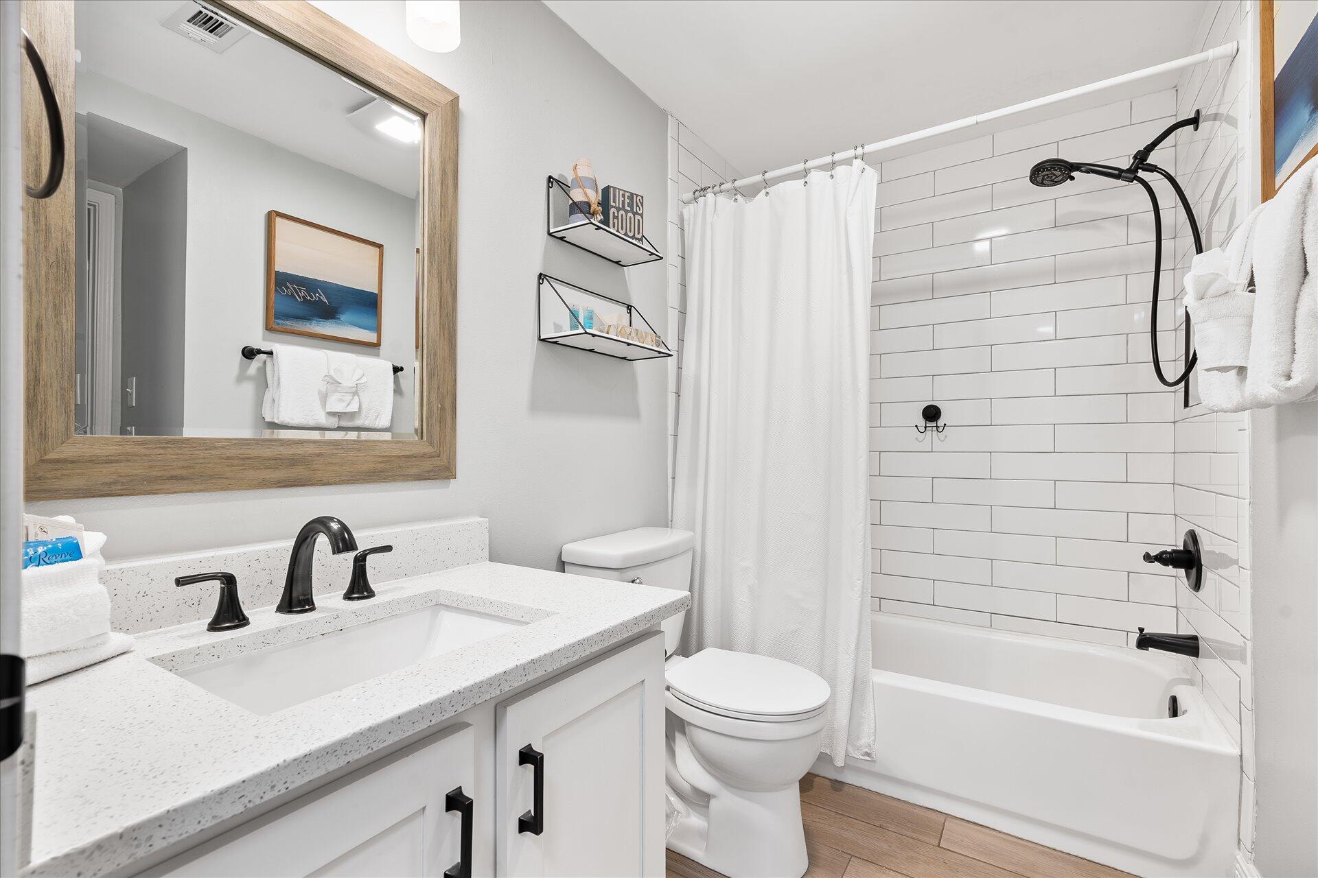 Emerald  Towers west condo - Residential