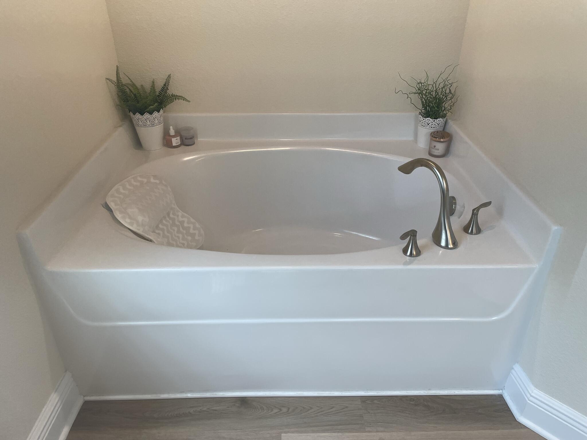 RIDGEWAY LANDING PHASE 1 - Residential Lease